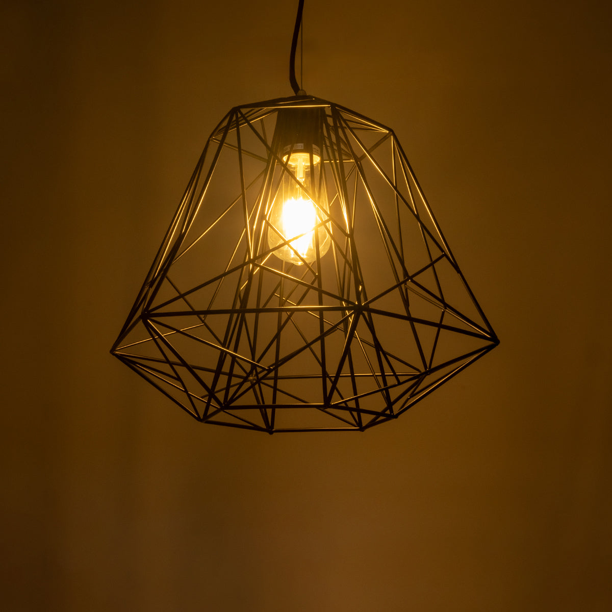 GLOBOSTAR® GRID 01022 Vintage Κρεμαστό Φωτιστικό Οροφής με Ντουί 1 x E27 AC 220-240V IP20 - Μαύρο - Μ40 x Π40 x Υ33cm - ledmania.gr