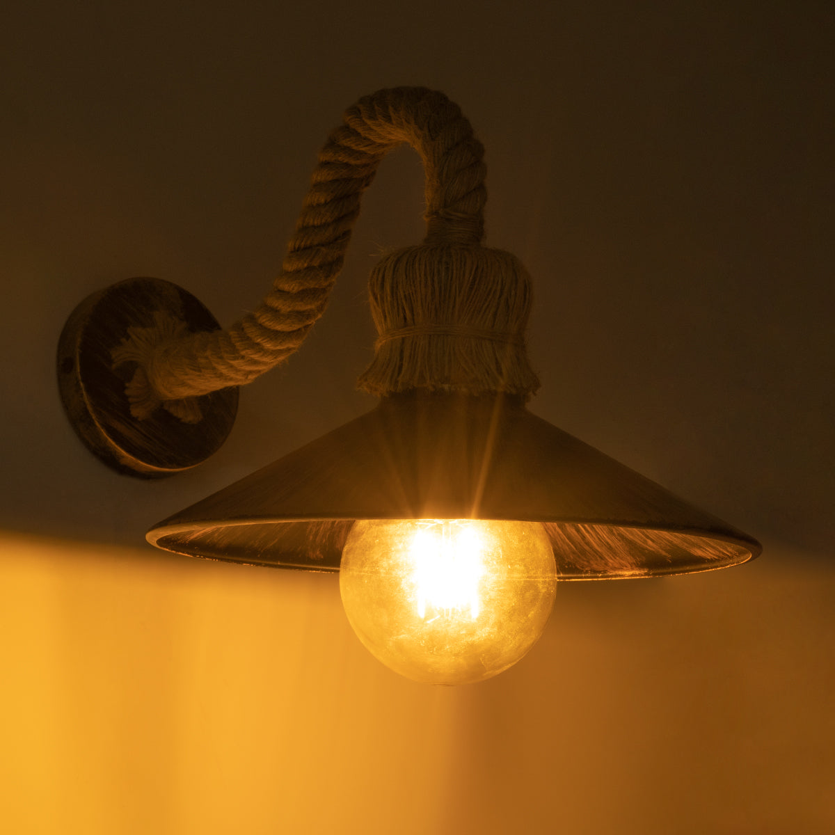 GLOBOSTAR® BRASSO 01132 Vintage Φωτιστικό Τοίχου - Απλίκα με Ντουί 1 x E27 AC 220-240V IP20 - Μπεζ & Χάλκινο Εφέ Σκουριάς - Μ38 x Π26.7 x Υ22cm - ledmania.gr