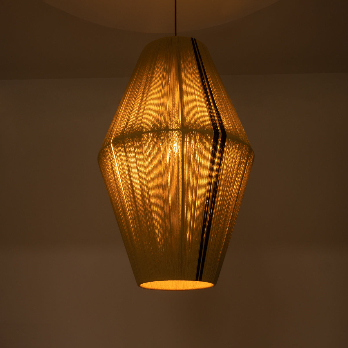 GloboStar® SALERNO 02077 Boho Κρεμαστό Φωτιστικό Πλέγμα Μονόφωτο 1 x E27 IP20 Μπεζ & Μαύρο Σχοινί Μ50 x Π50 x Υ80cm - ledmania.gr
