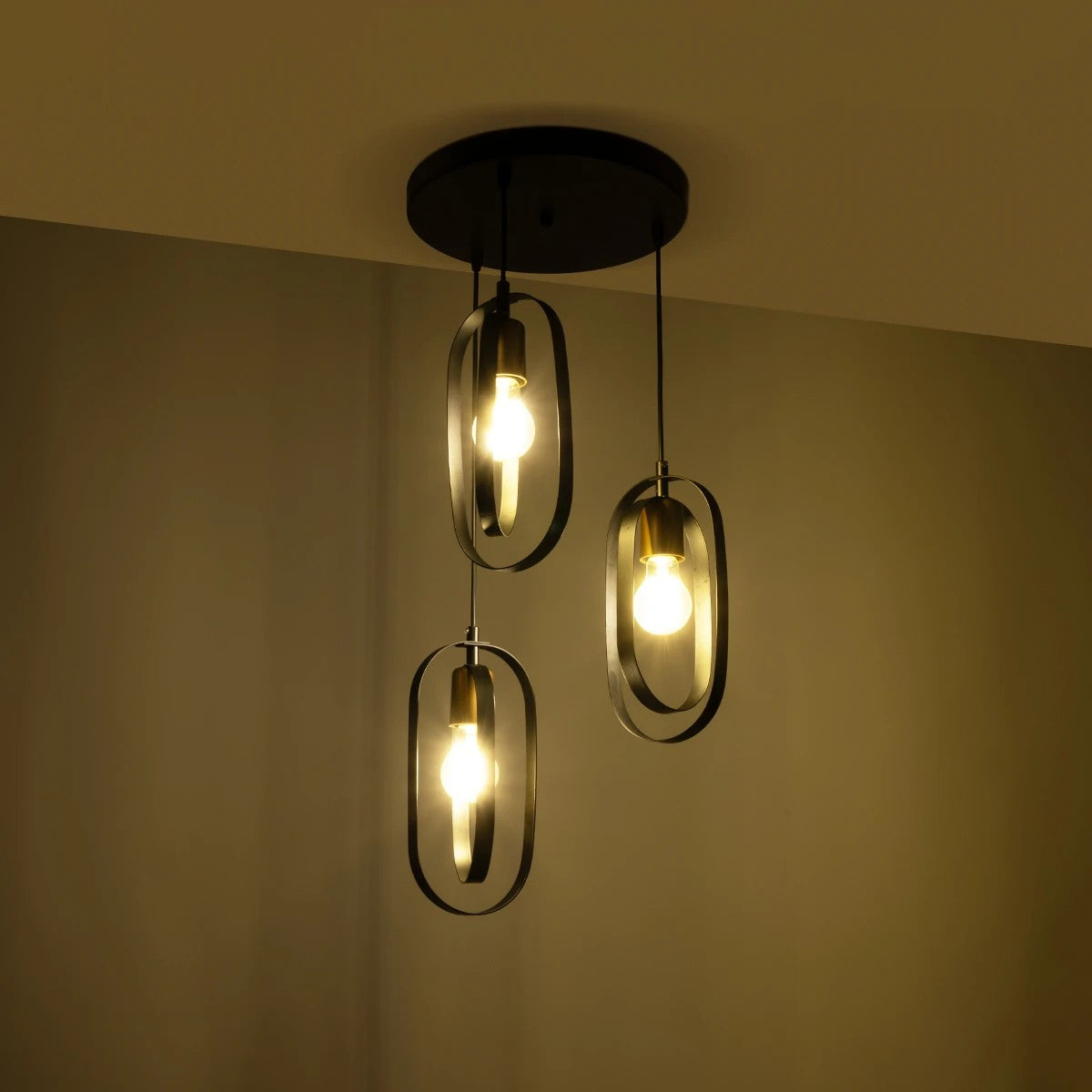 GloboStar® SPARKIO 201-0025 Vintage Κρεμαστό Φωτιστικό Πλέγμα Τρίφωτο 3 x E27 IP20 Μαύρο & Χρυσό Μέταλλο - Μ36 x Π36 x Υ25cm - ledmania.gr