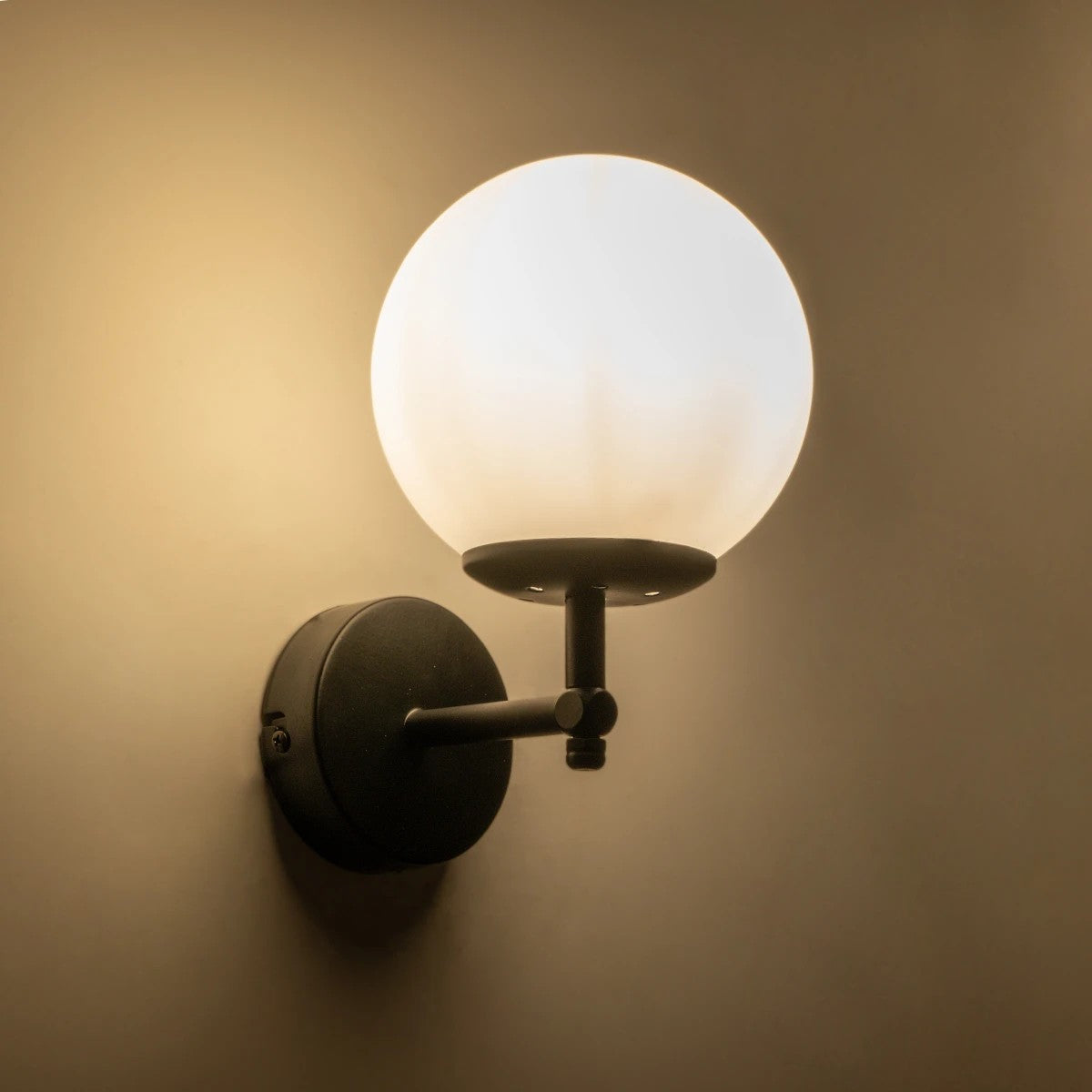 GLOBOSTAR® DALPH 203-0032 Vintage Φωτιστικό Τοίχου - Απλίκα με Ντουί 1 x E27 AC 220-240V IP20 - Μαύρο & Λευκό - M18 x Π15 x Υ23cm - ledmania.gr