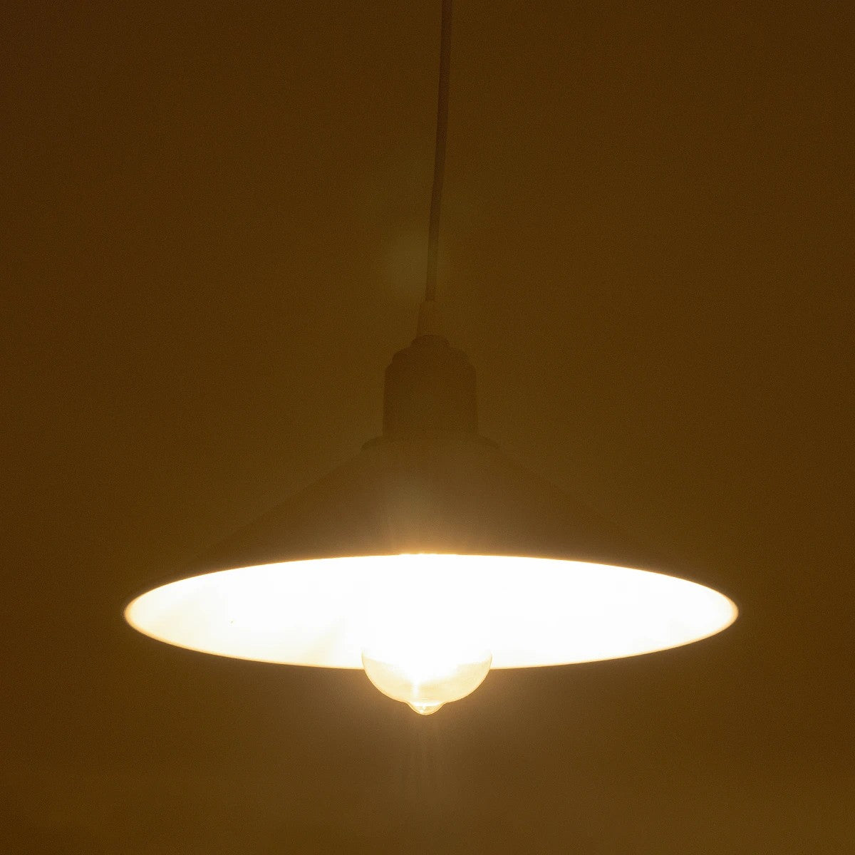GloboStar® FERRO 203-0086 Μοντέρνο Κρεμαστό Φωτιστικό Καμπάνα Μονόφωτο 1 x E27 IP20 Μπεζ Πλαστικό - Μ30 x Π30 x Υ15cm