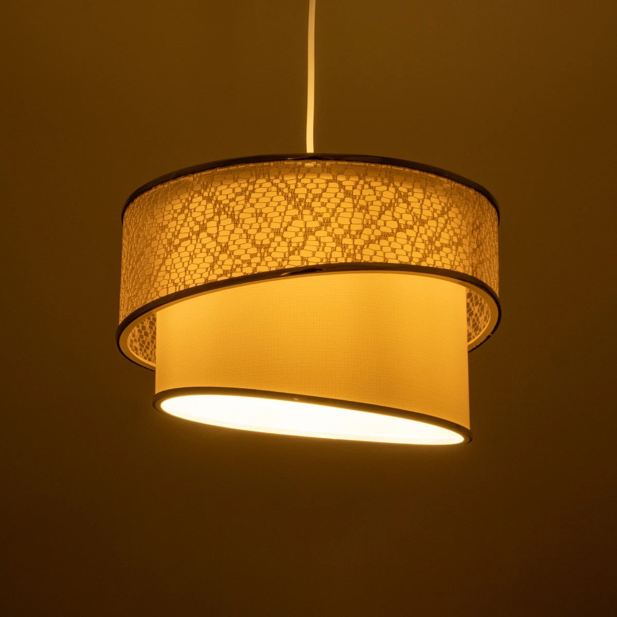 GLOBOSTAR® SONIA 203-0115 Μοντέρνο Κρεμαστό Φωτιστικό Οροφής με Ντουί 1 x E27 AC 220-240V IP20 - Λευκό & Ασημί - Μ30 x Π30 x Υ24cm - ledmania.gr