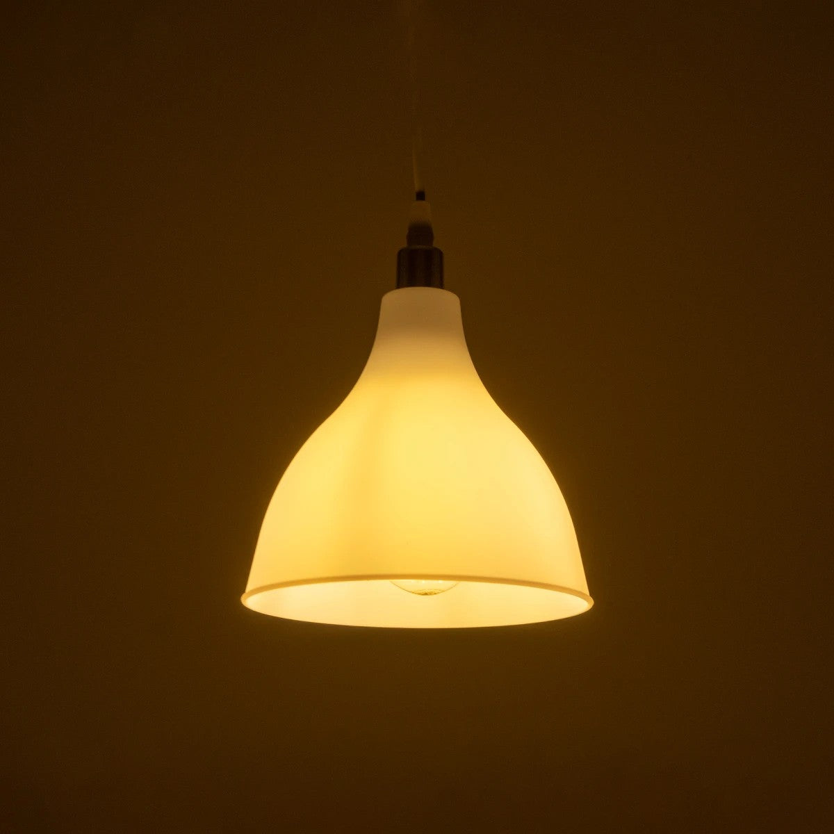 GLOBOSTAR® RADE 203-0125 Μοντέρνο Κρεμαστό Φωτιστικό Οροφής με Ντουί 1 x E27 AC 220-240V IP20 - Λευκό & Χρυσό - Μ18.5 x Π18.5 x Υ23cm - ledmania.gr