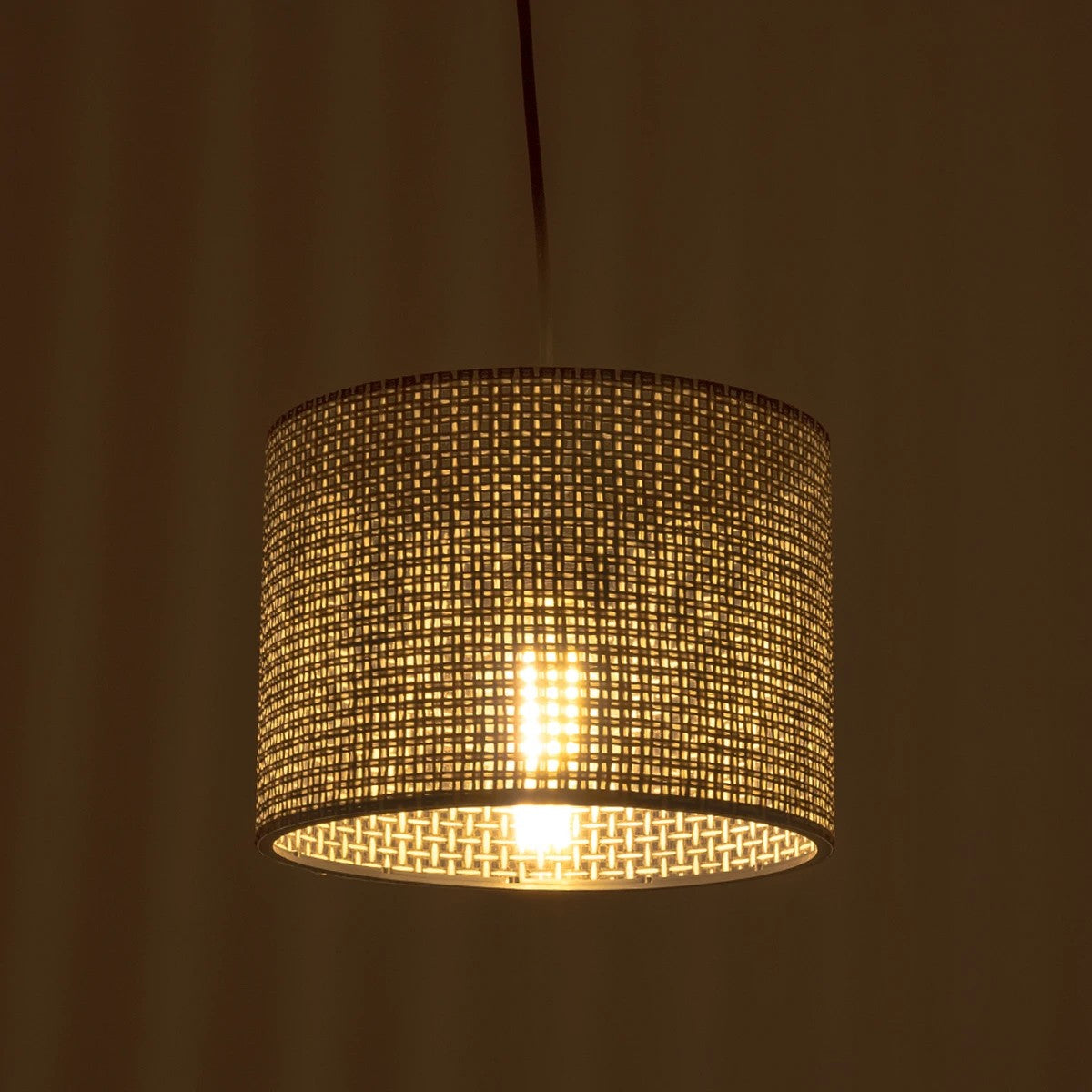GloboStar® CLAIRIE 203-0132 Μοντέρνο Κρεμαστό Φωτιστικό Καπέλο Μονόφωτο 1 x E27 IP20 Καφέ Ύφασμα - Μ22 x Π22 x Υ93cm - ledmania.gr
