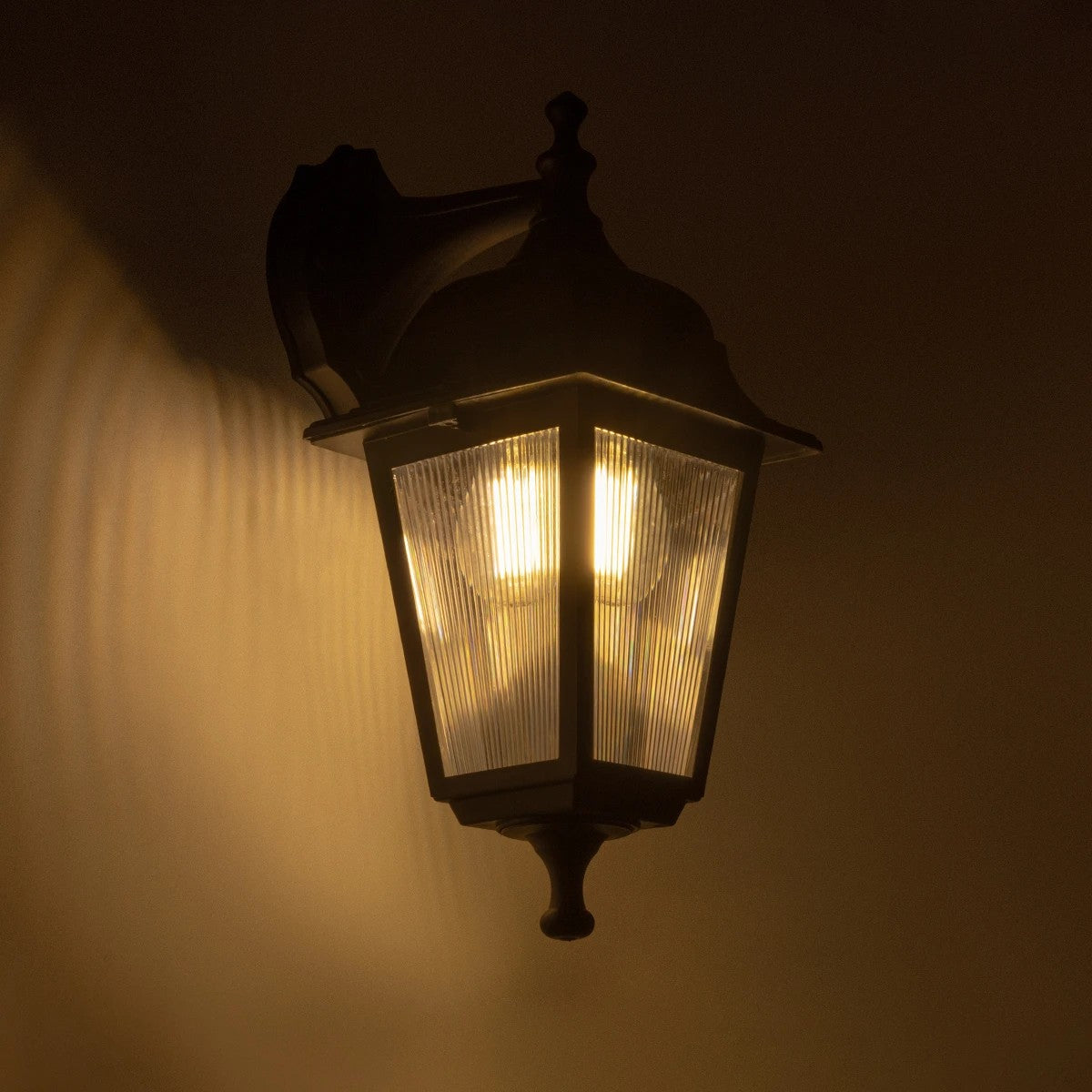 GLOBOSTAR® SOLME 203-0211 Vintage Φωτιστικό Τοίχου - Απλίκα με Ντουί 1 x E27 AC 220-240V IP44 - Μαύρο - Μ15 x Π20 x Υ35cm - ledmania.gr