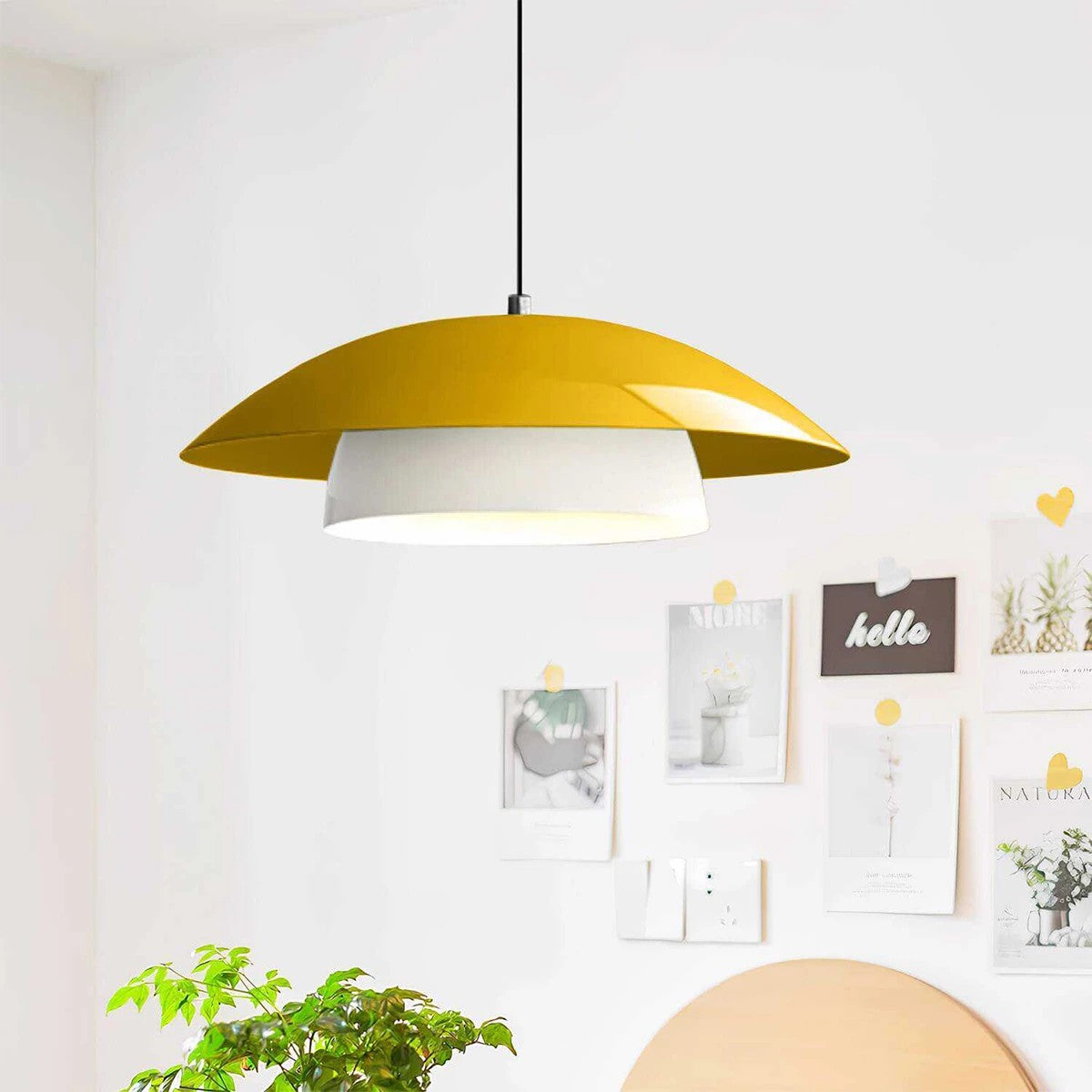 GloboStar® AURA 204-0118 Μοντέρνο Κρεμαστό Φωτιστικό Καμπάνα Μονόφωτο 1 x E27 IP20 Κίτρινο & Λευκό Μέταλλο - Μ31 x Π31 x Υ27cm - ledmania.gr