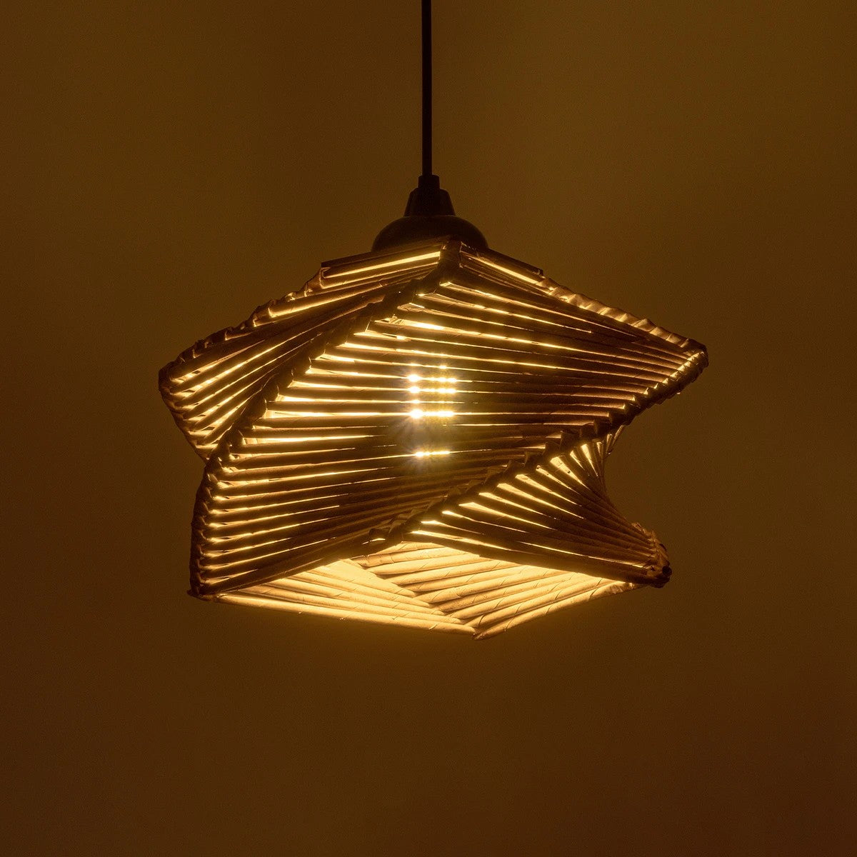 GLOBOSTAR® HUSLE 205-0043 Boho Κρεμαστό Φωτιστικό Οροφής με Ντουί 1 x E27 AC 220-240V IP20 - Μπεζ - M28 x Π28 x Υ19cm - ledmania.gr