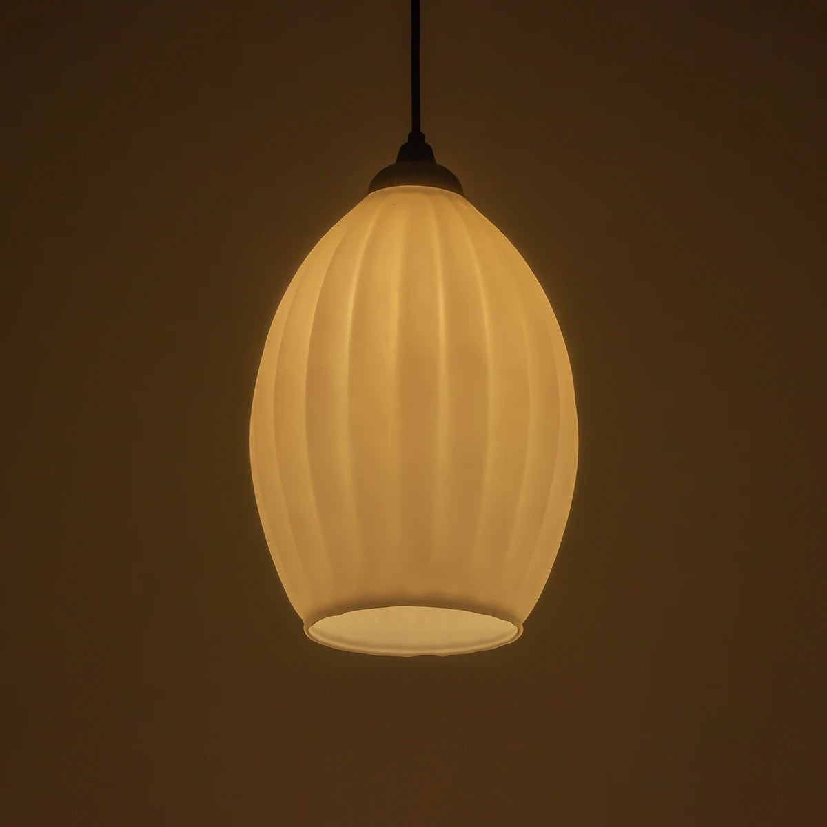 GLOBOSTAR® GURIA 206-0008 Μοντέρνο Κρεμαστό Φωτιστικό Οροφής με Ντουί 1 x E27 AC 220-240V IP20 - Λευκό - Μ19 x Π19 x Υ26cm