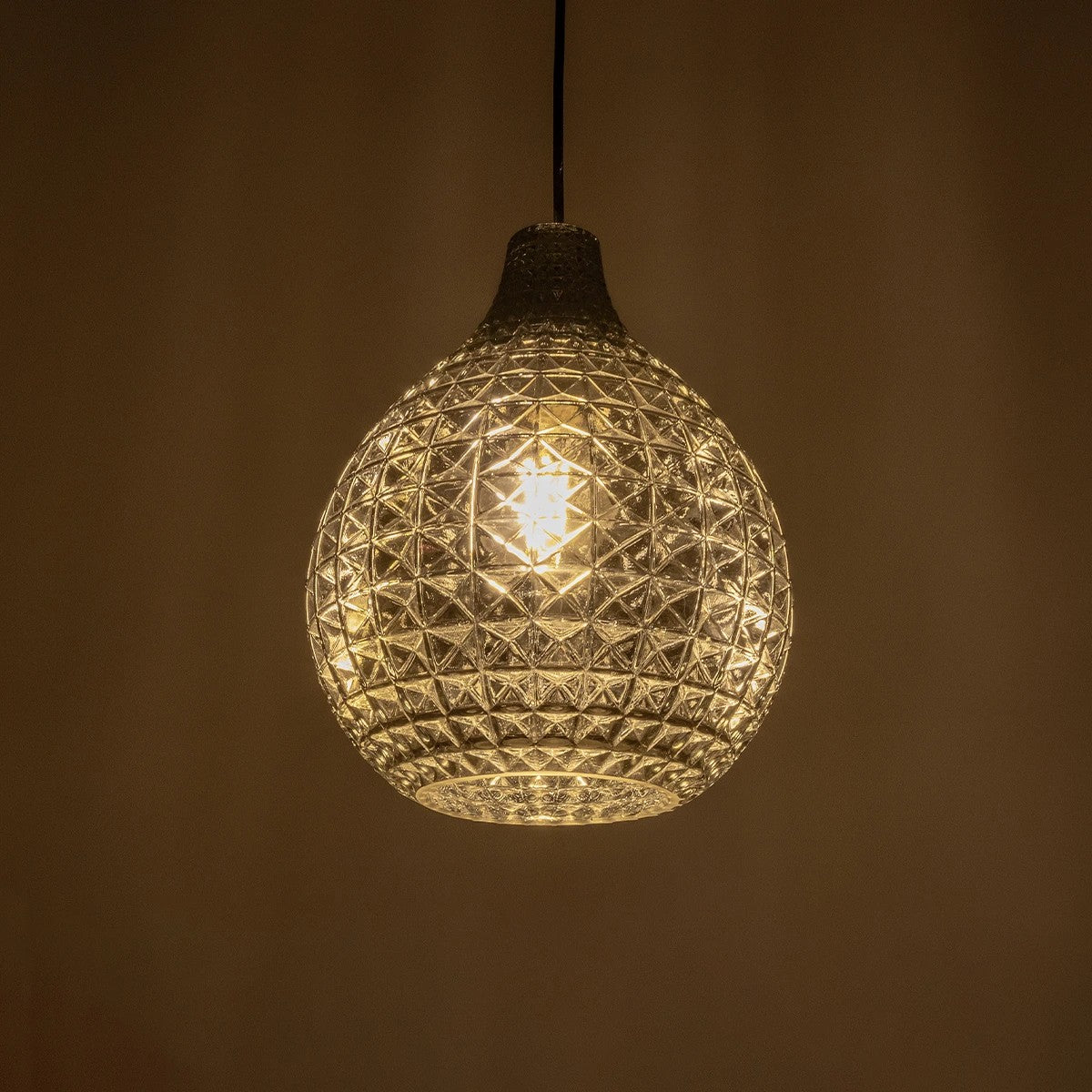 GLOBOSTAR® BASTIK 206-0026 Μοντέρνο Κρεμαστό Φωτιστικό Οροφής με Ντουί 1 x E27 AC 220-240V IP20 - Μαύρο Φιμέ - Μ22 x Π22 x Υ26cm - ledmania.gr