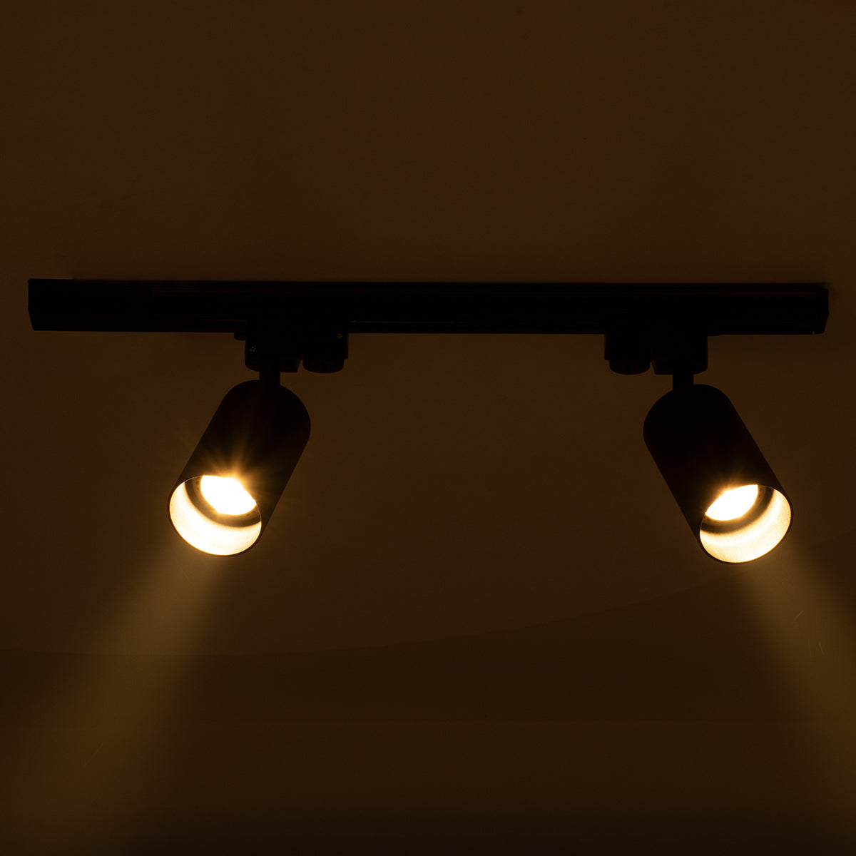 GloboStar® LEO 60354 Μοντέρνο Φωτιστικό Οροφής Ράγα με Κινούμενα Σποτ Αλουμινίου Δίφωτο 2 x GU10 AC 220-240V IP20 Μ50.5 x Π6 x Υ20cm - 2 Γραμμών - Μαύρο - 5 Years Warranty - ledmania.gr