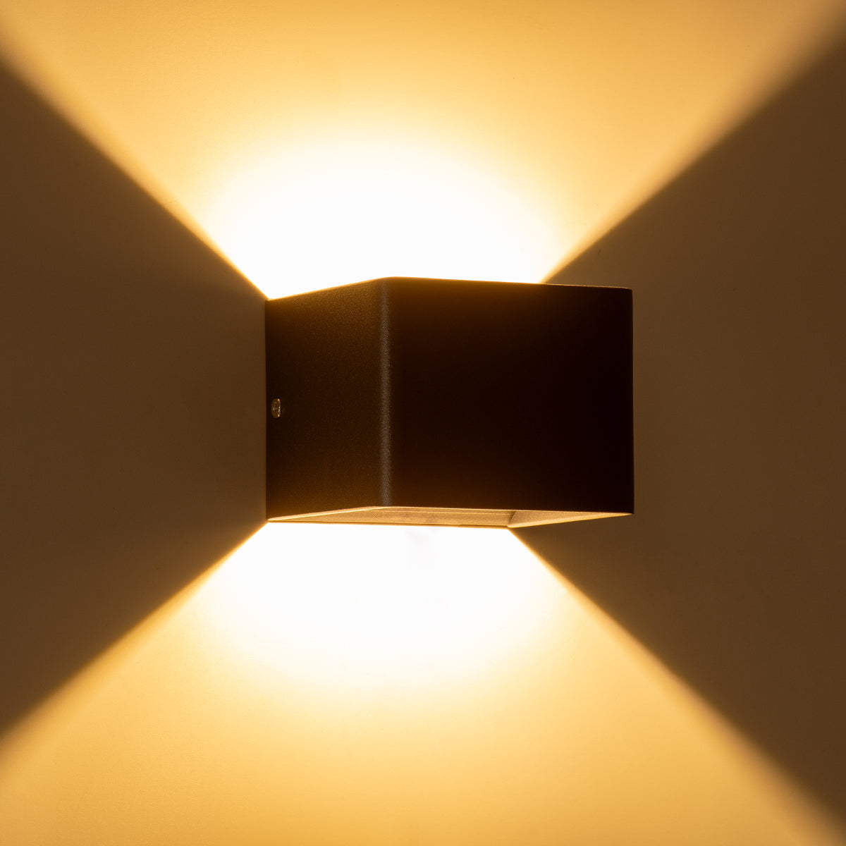 GloboStar® CIRCOA 60535 Φωτιστικό Τοίχου - Απλίκα Αρχιτεκτονικού Φωτισμού Εσωτερικού/Εξωτερικού Χώρου Up & Down LED 10W 1056lm 60° AC 220-240V IP44 Μ10 x Π8 x Υ10cm - Θερμό Λευκό 2700K - Μαύρο - Bridgelux Chip - 3 Years Warranty - ledmania.gr