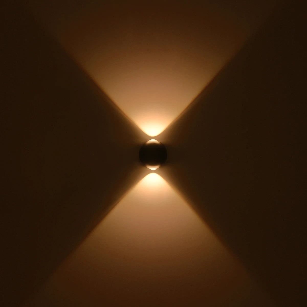 GLOBOSTAR® VEGA 60672 Μοντέρνο Φωτιστικό Τοίχου - Απλίκα LED 6W 750lm 30° AC 220-240V Αδιάβροχο IP65 Θερμό Λευκό 2700K - Bridgelux COB Chip & TÜV SÜD Driver - Μαύρο Ματ - Μ10 x Π7.5 x Υ10cm - 5 Χρόνια Εγγύηση - ledmania.gr