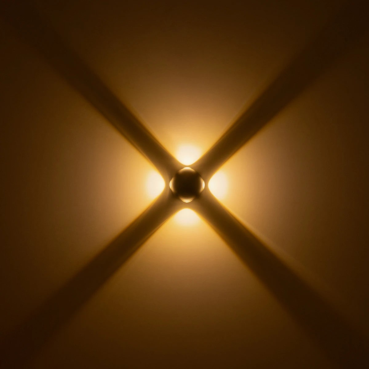 GLOBOSTAR® VEGA 60673 Μοντέρνο Φωτιστικό Τοίχου - Απλίκα LED 12W 1500lm 30° AC 220-240V Αδιάβροχο IP65 Θερμό Λευκό 2700K - Bridgelux COB Chip & TÜV SÜD Driver - Μαύρο Ματ - Μ10 x Π7.5 x Υ10cm - 5 Χρόνια Εγγύηση - ledmania.gr