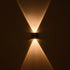 GLOBOSTAR® SIXOAD 60676 Μοντέρνο Φωτιστικό Τοίχου - Απλίκα LED 4W 500lm 30° AC 220-240V Αδιάβροχο IP65 Θερμό Λευκό 2700K - CREE XPE Chip & TÜV SÜD Driver - Μαύρο Ματ - Μ8.5 x Π3.5 x Υ8cm - 5 Χρόνια Εγγύηση - ledmania.gr