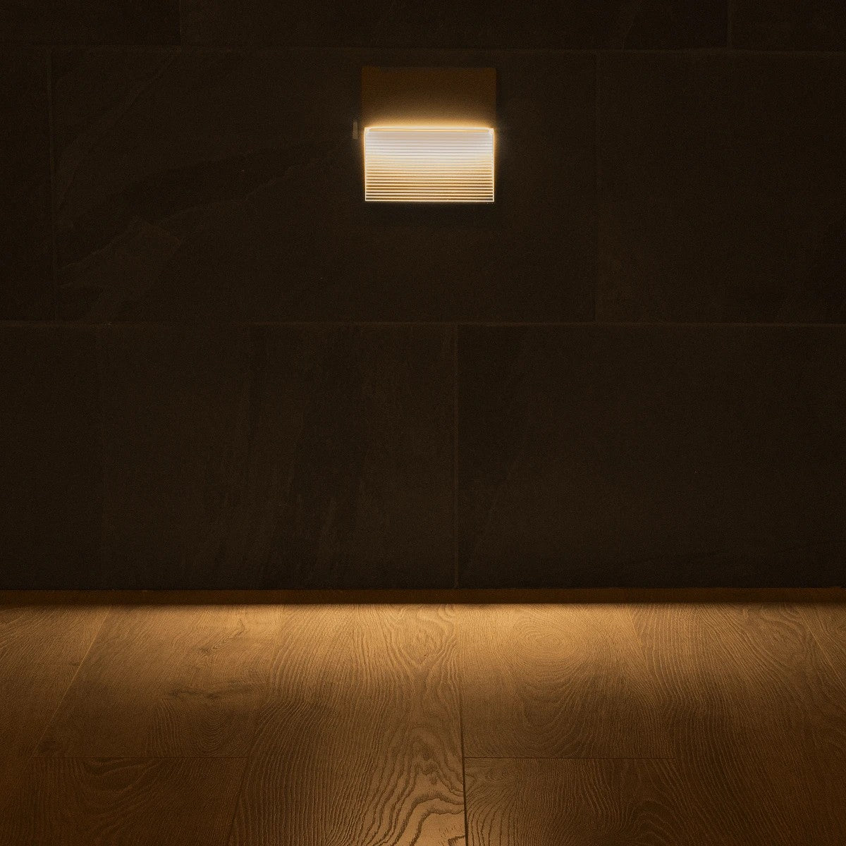 kelvo® STEPART KLV-101-0105 Μοντέρνο Φωτιστικό Σκαλοπατιού - Διαδρόμου LED 4W 500lm 45° AC 220-240V Αδιάβροχο IP65 Θερμό Λευκό 2700K - Lumileds SMD Chip & TÜV SÜD Driver - Γκρι Ανθρακί Ματ - Μ15 x Π3.5 x Υ15cm - 5 Χρόνια Εγγύηση - ledmania.gr