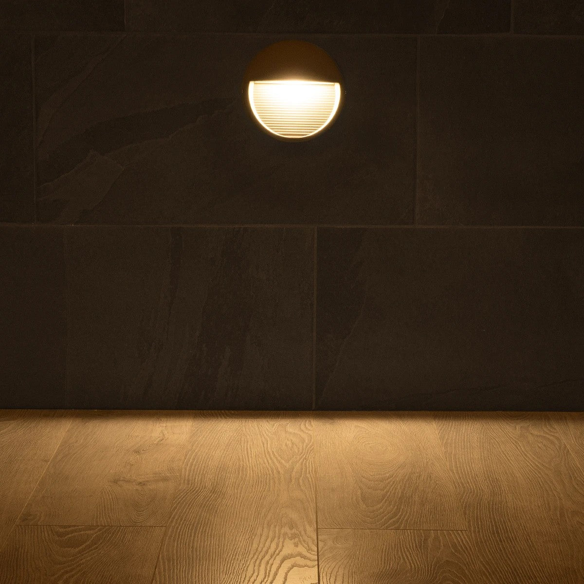 kelvo® STEPART KLV-101-0096 Μοντέρνο Φωτιστικό Σκαλοπατιού - Διαδρόμου LED 3W 375lm 45° AC 220-240V Αδιάβροχο IP65 Θερμό Λευκό 2700K - Lumileds SMD Chip & TÜV SÜD Driver - Γκρι Ανθρακί Ματ - Μ16 x Π8 x Υ16cm - 5 Χρόνια Εγγύηση - ledmania.gr