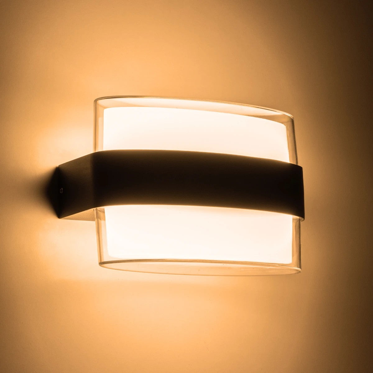 GLOBOSTAR® EMPIRE 60783 Μοντέρνο Φωτιστικό Τοίχου - Απλίκα LED 12W 1200lm 120° AC 220-240V Αδιάβροχο IP65 Θερμό Λευκό 2700K - Bridgelux SMD Chip & TÜV SÜD Driver - Μαύρο Ματ - Μ18.5 x Π12 x Υ8.5cm - 3 Χρόνια Εγγύηση