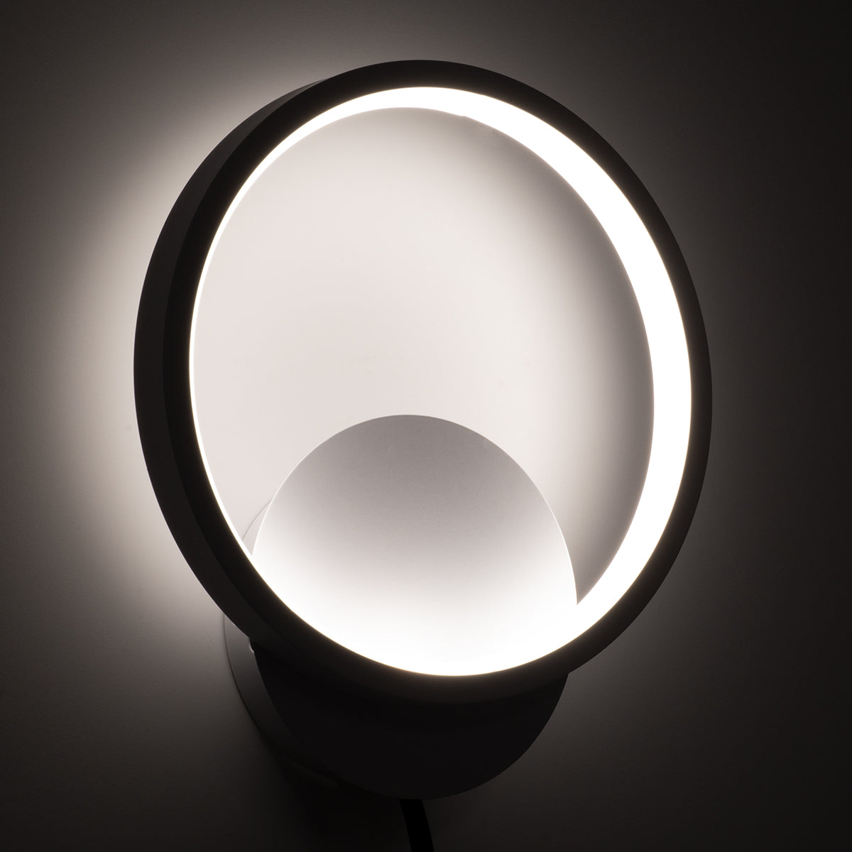 GloboStar® TED 61071 Φωτιστικό Τοίχου - Απλίκα Design LED CCT 9W 1080lm 300° AC 220-240V - Εναλλαγή Φωτισμού μέσω Διακόπτη On/Off All In One Ψυχρό 6000k+Φυσικό 4500k+Θερμό 2700k Μ20 x Π5.5 x Υ23cm - Λευκό - ledmania.gr