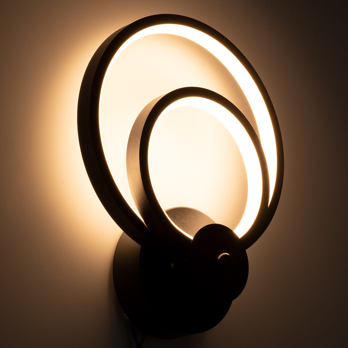 GloboStar® FREDDIE 61076 Φωτιστικό Τοίχου - Απλίκα Design LED CCT 15W 1800lm 300° AC 220-240V - Εναλλαγή Φωτισμού μέσω Διακόπτη On/Off All In One Ψυχρό 6000k+Φυσικό 4500k+Θερμό 2700k Μ20 x Π7.5 x Υ25cm - Μαύρο - ledmania.gr