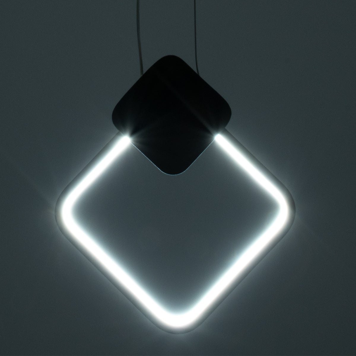 GloboStar® MARY 61083 Κρεμαστό Φωτιστικό Οροφής Design LED CCT 12W 1440lm 300° AC 220-240V - Εναλλαγή Φωτισμού μέσω Διακόπτη On/Off All In One Ψυχρό 6000k+Φυσικό 4500k+Θερμό 2700k Μ20 x Π2.3 x Υ28.5cm - Λευκό - ledmania.gr