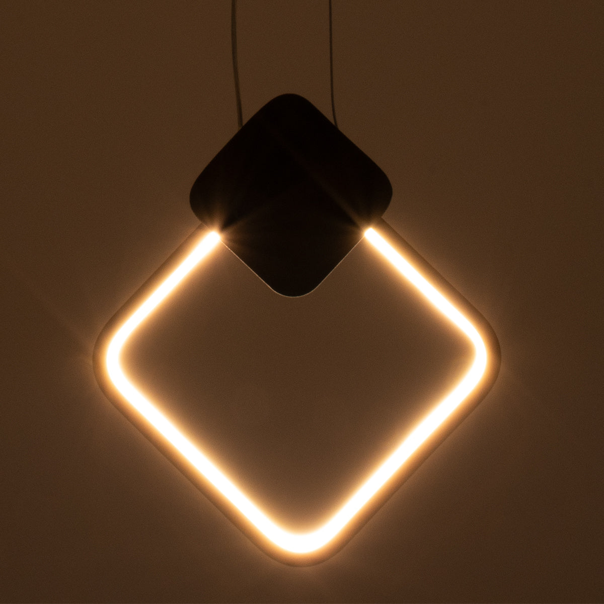GloboStar® MARY 61083 Κρεμαστό Φωτιστικό Οροφής Design LED CCT 12W 1440lm 300° AC 220-240V - Εναλλαγή Φωτισμού μέσω Διακόπτη On/Off All In One Ψυχρό 6000k+Φυσικό 4500k+Θερμό 2700k Μ20 x Π2.3 x Υ28.5cm - Λευκό - ledmania.gr