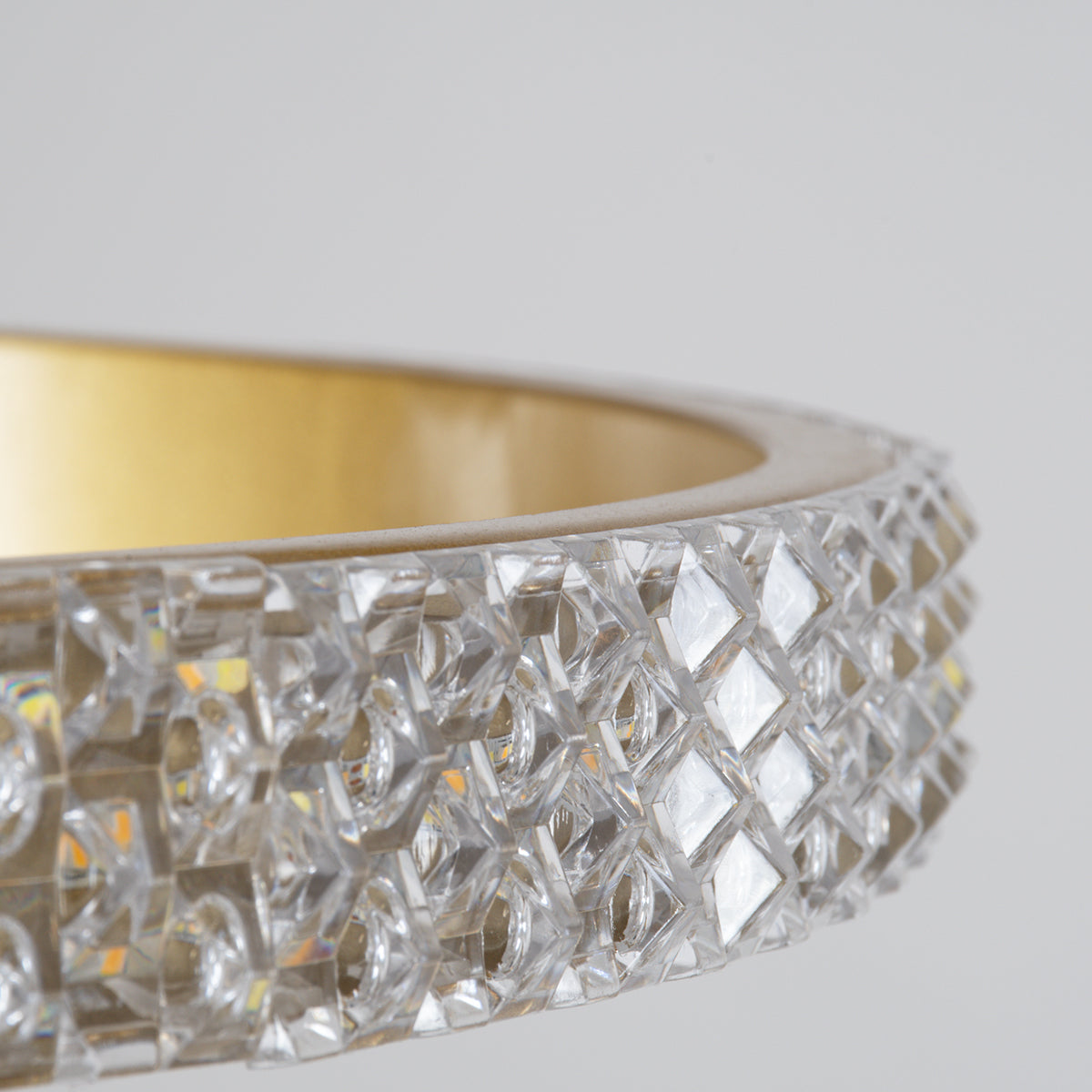 GLOBOSTAR® DIAMOND TRIO 61137 Μοντέρνο Κρεμαστό Φωτιστικό Οροφής LED 100W 12123lm 360° AC 220-240V IP20 Ρυθμιζόμενο Λευκό CCT με Χειριστήριο από 2700K έως 6000K Dimmable - Lumileds SMD Chip - Χρυσό Βούρτσας - Μ60 x Π60 x Υ60cm - 3 Χρόνια Εγγύηση - ledmania.gr