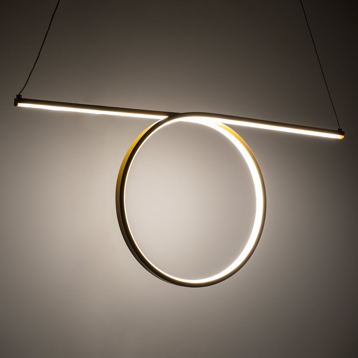 GLOBOSTAR® ROME 61297 Μοντέρνο Κρεμαστό Φωτιστικό Οροφής LED 24W 2640lm 200° AC 220-240V IP20 Ρυθμιζόμενο Λευκό CCT με On/Off 2700K/4500K/6000K - Lumileds SMD Chip - Χρυσό Βούρτσας - Μ65.5 x Π4 x Υ33cm - 3 Χρόνια Εγγύηση