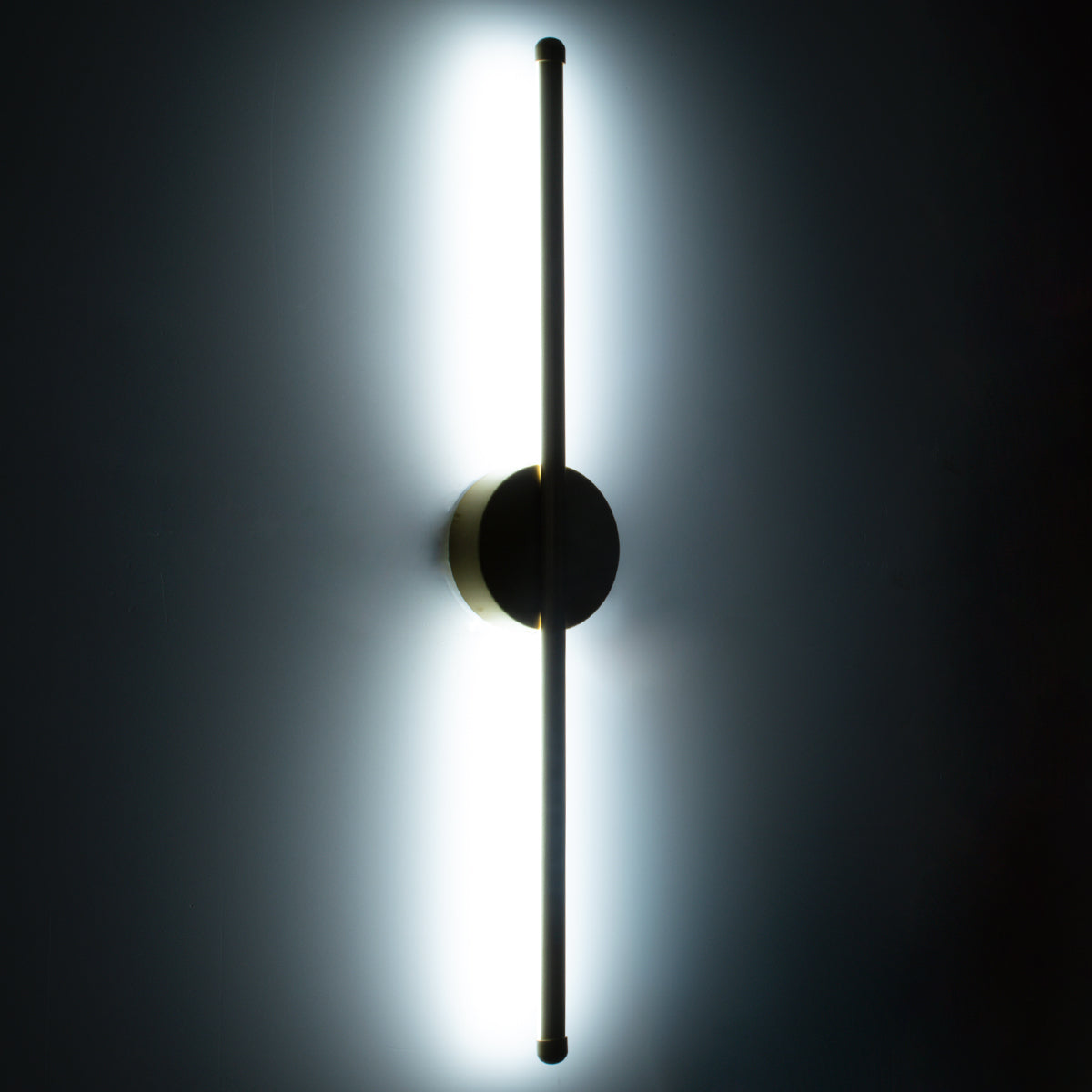 GLOBOSTAR® DIADEM 61329 Μοντέρνο Φωτιστικό Τοίχου - Απλίκα LED 9W 1080lm 120° AC 220-240V IP20 Ρυθμιζόμενο Λευκό CCT με On/Off 2700K/4500K/6000K - Lumileds SMD Chip - Μαύρο Ματ - Μ10 x Π4 x Υ60cm - 3 Χρόνια Εγγύηση