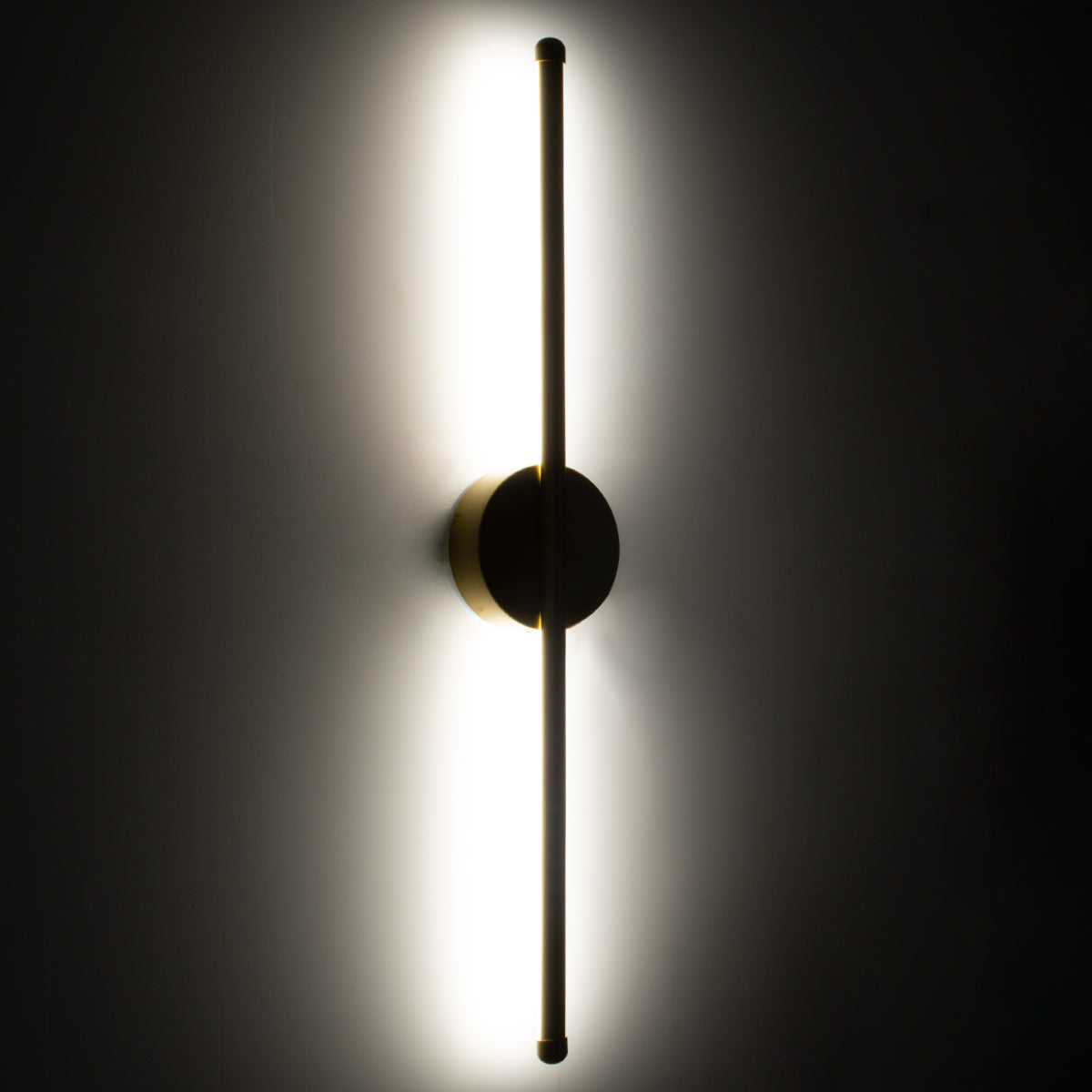 GLOBOSTAR® DIADEM 61329 Μοντέρνο Φωτιστικό Τοίχου - Απλίκα LED 9W 1080lm 120° AC 220-240V IP20 Ρυθμιζόμενο Λευκό CCT με On/Off 2700K/4500K/6000K - Lumileds SMD Chip - Μαύρο Ματ - Μ10 x Π4 x Υ60cm - 3 Χρόνια Εγγύηση