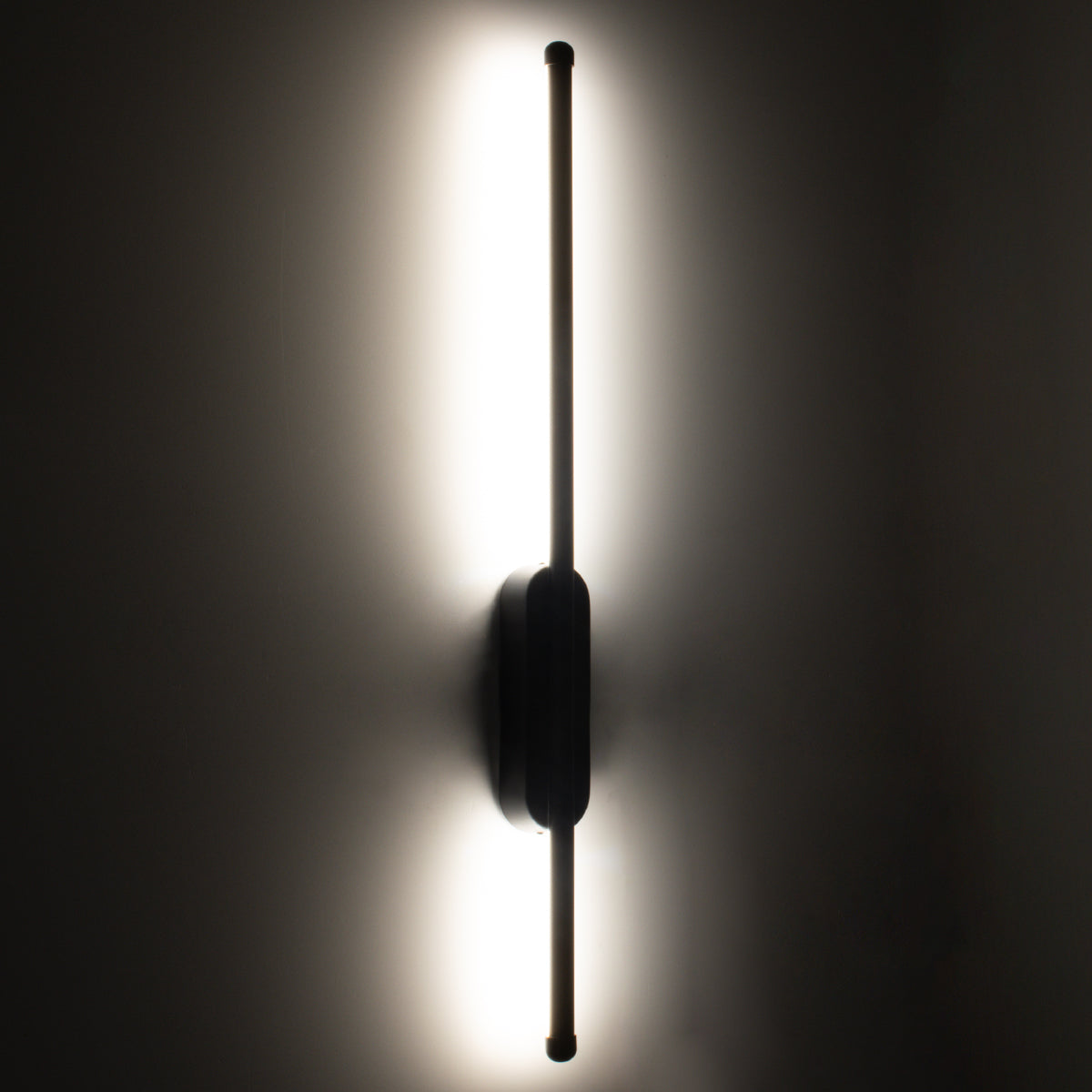 GloboStar® HARLEM 61331 Φωτιστικό Τοίχου - Απλίκα Design LED CCT 9W 1080lm 120° AC 220-240V - Εναλλαγή Φωτισμού μέσω Διακόπτη On/Off All In One Ψυχρό 6000k+Φυσικό 4500k+Θερμό 2700k Μ5 x Π4 x Υ60cm - Μαύρο - 3 Years Warranty - ledmania.gr