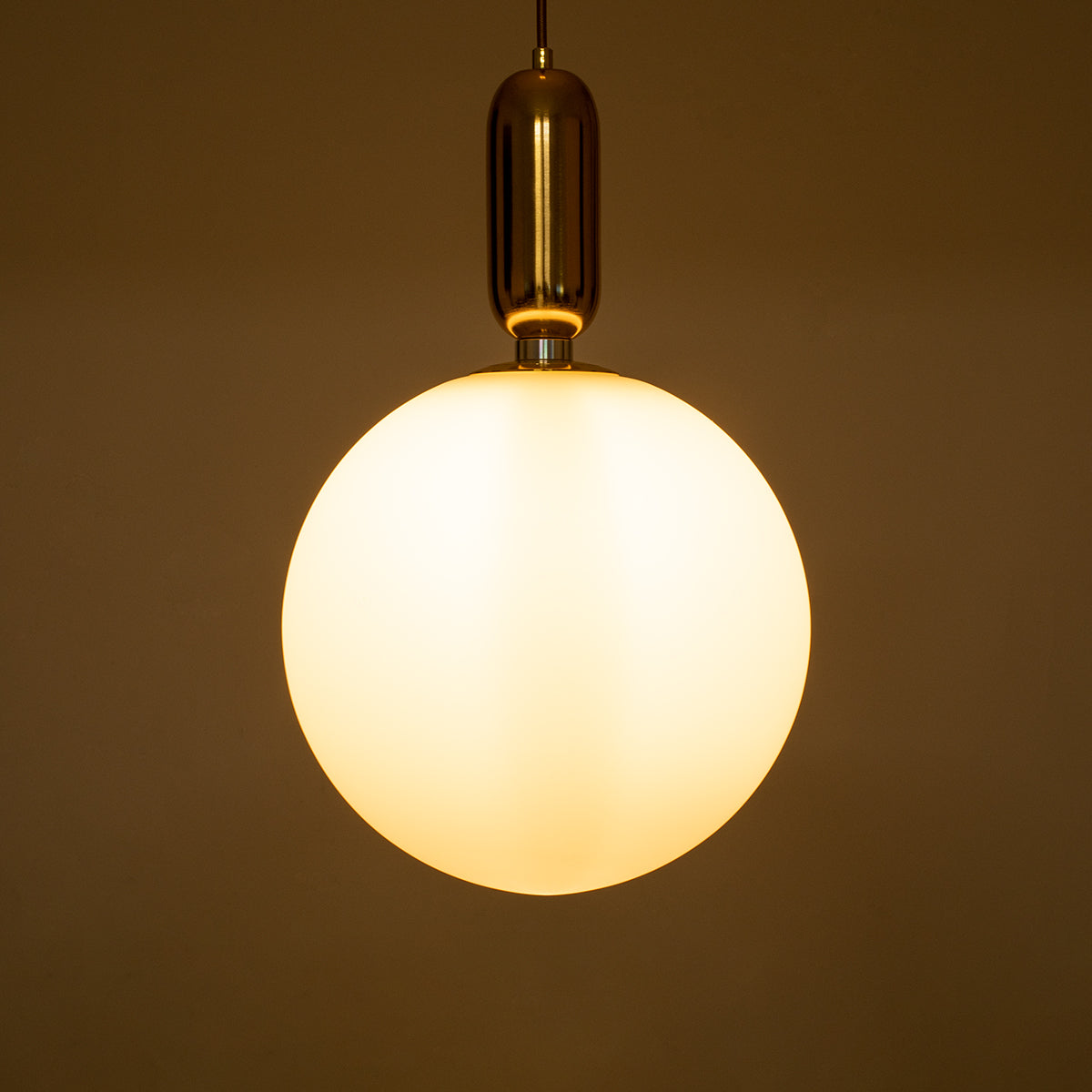 GLOBOSTAR® ESTETICO 61493 Μοντέρνο Κρεμαστό Φωτιστικό Οροφής με Ντουί 1 x E27 AC 220-240V IP20 - Λευκό & Χρυσό Πλατίνα - Μ30 x Π30 x Υ48cm