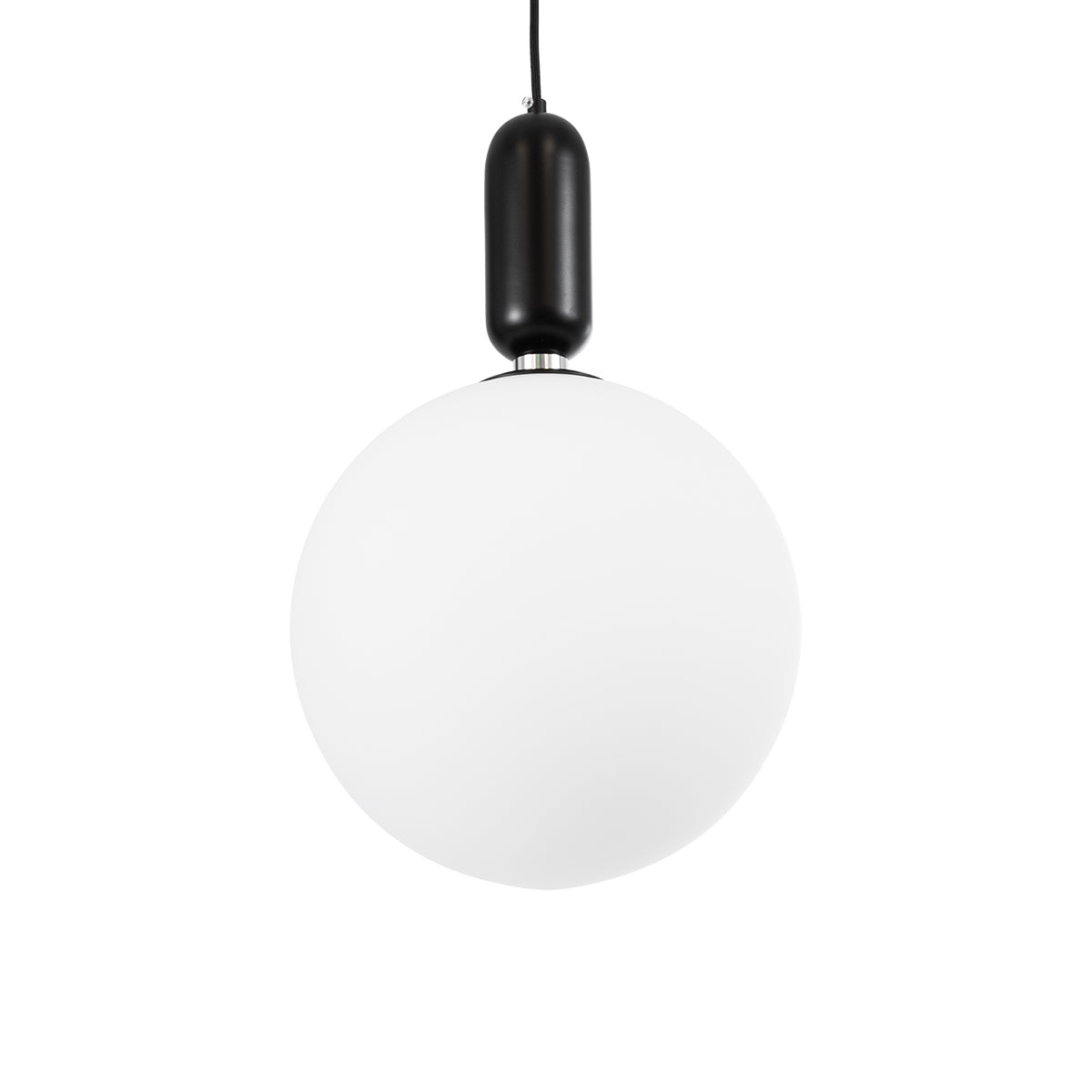 GloboStar® ESTETICO 61496 Μοντέρνο Κρεμαστό Φωτιστικό Οροφής Μονόφωτο 1 x E27 Γαλακτερή Γυάλινη Μπάλα με Μεταλλικό Μαύρο Ματ Σώμα Φ30 x Υ48cm - ledmania.gr