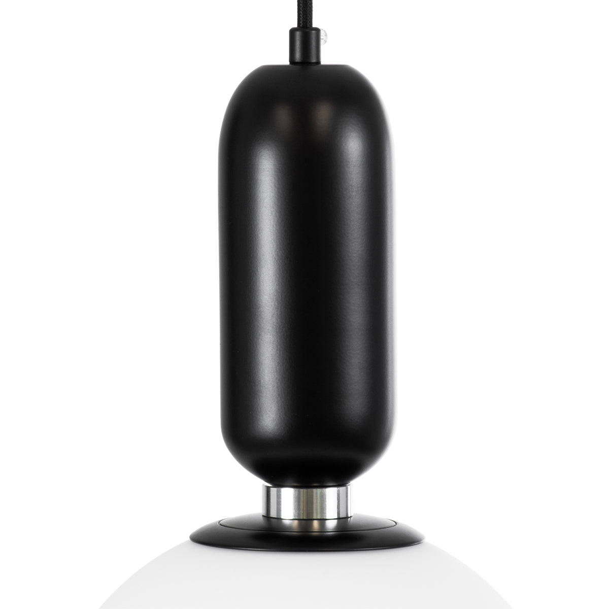 GloboStar® ESTETICO 61496 Μοντέρνο Κρεμαστό Φωτιστικό Οροφής Μονόφωτο 1 x E27 Γαλακτερή Γυάλινη Μπάλα με Μεταλλικό Μαύρο Ματ Σώμα Φ30 x Υ48cm - ledmania.gr