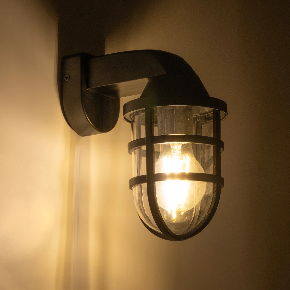 GLOBOSTAR® AGRE 61711 Φωτιστικό Τοίχου - Απλίκα Κήπου με Ντουί 1 x E27 AC 220-240V Αδιάβροχο IP65 - Μάυρο - Μ18 x Π11.5 x Υ22cm - ledmania.gr