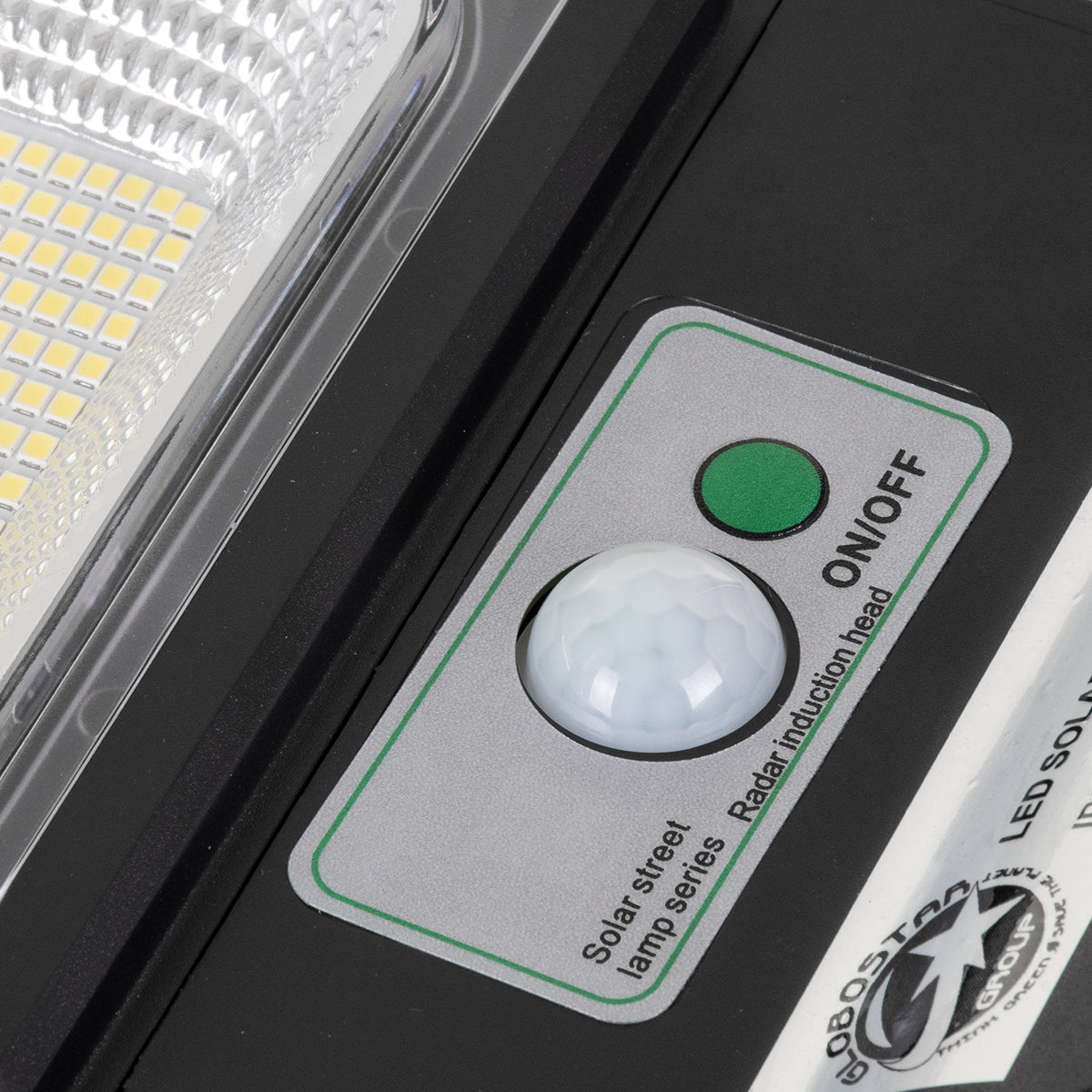 GloboStar® 71553 Αυτόνομο Ηλιακό Φωτιστικό Δρόμου Street Light LED SMD 200W 16000lm με Ενσωματωμένη Μπαταρία Li-ion 12000mAh - Φωτοβολταϊκό Πάνελ με Αισθητήρα Ημέρας-Νύχτας PIR Αισθητήρα Κίνησης Αδιάβροχο IP65 Ψυχρό Λευκό 6000K - ledmania.gr