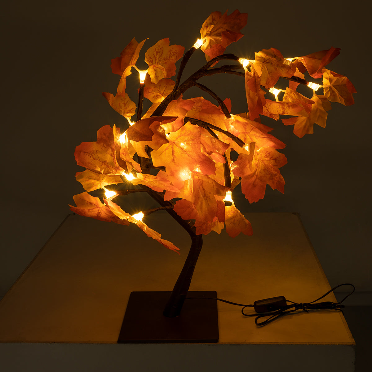 GLOBOSTAR® TREEDECO 71586 Μοντέρνο Επιτραπέζιο Φωτιστικό Πορτατίφ LED 2W 100lm 200° DC 5V με USB 2.0 IP20 Θερμό Λευκό 2700K - Πορτοκαλί & Καφέ - Μ30 x Π30 x Υ41cm - 2 Χρόνια Εγγύηση - ledmania.gr