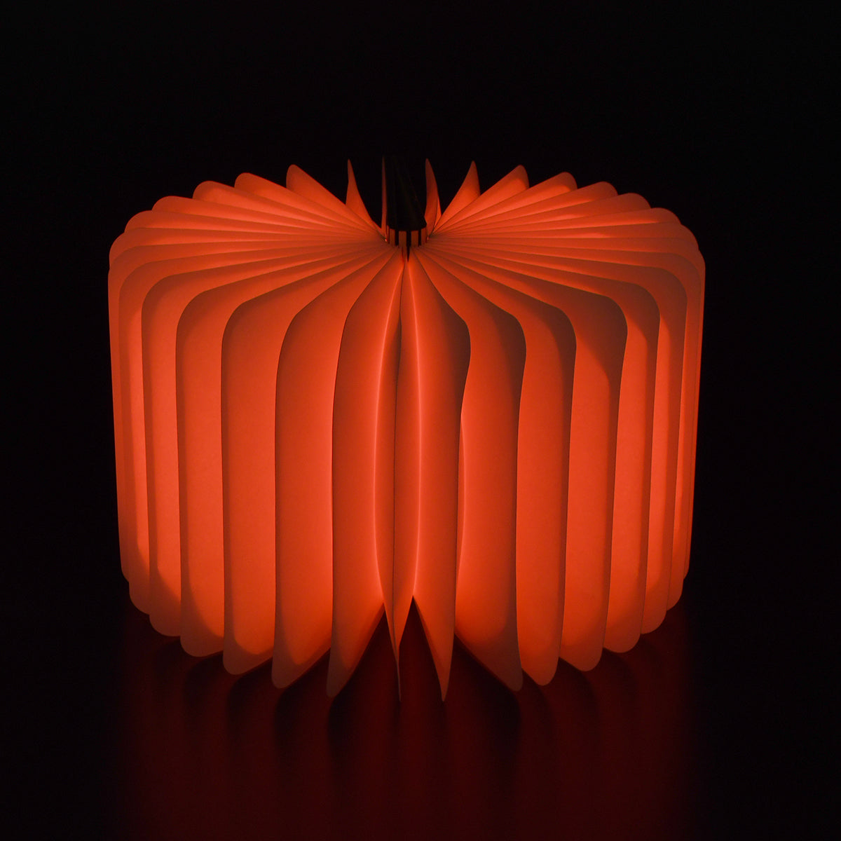 GLOBOSTAR® BOOKDECO 79636 Μοντέρνο Επιτραπέζιο Φωτιστικό Πορτατίφ LED 4W 250lm 180° DC 5V με USB 2.0 & Επαναφορτιζόμενη Μπαταρία Li-ion 3.2V 1000mAh IP20 Πολύχρωμο RGB - Μπεζ - Μ21.5 x Π16.5 x Υ2.2cm - 2 Χρόνια Εγγύηση - ledmania.gr