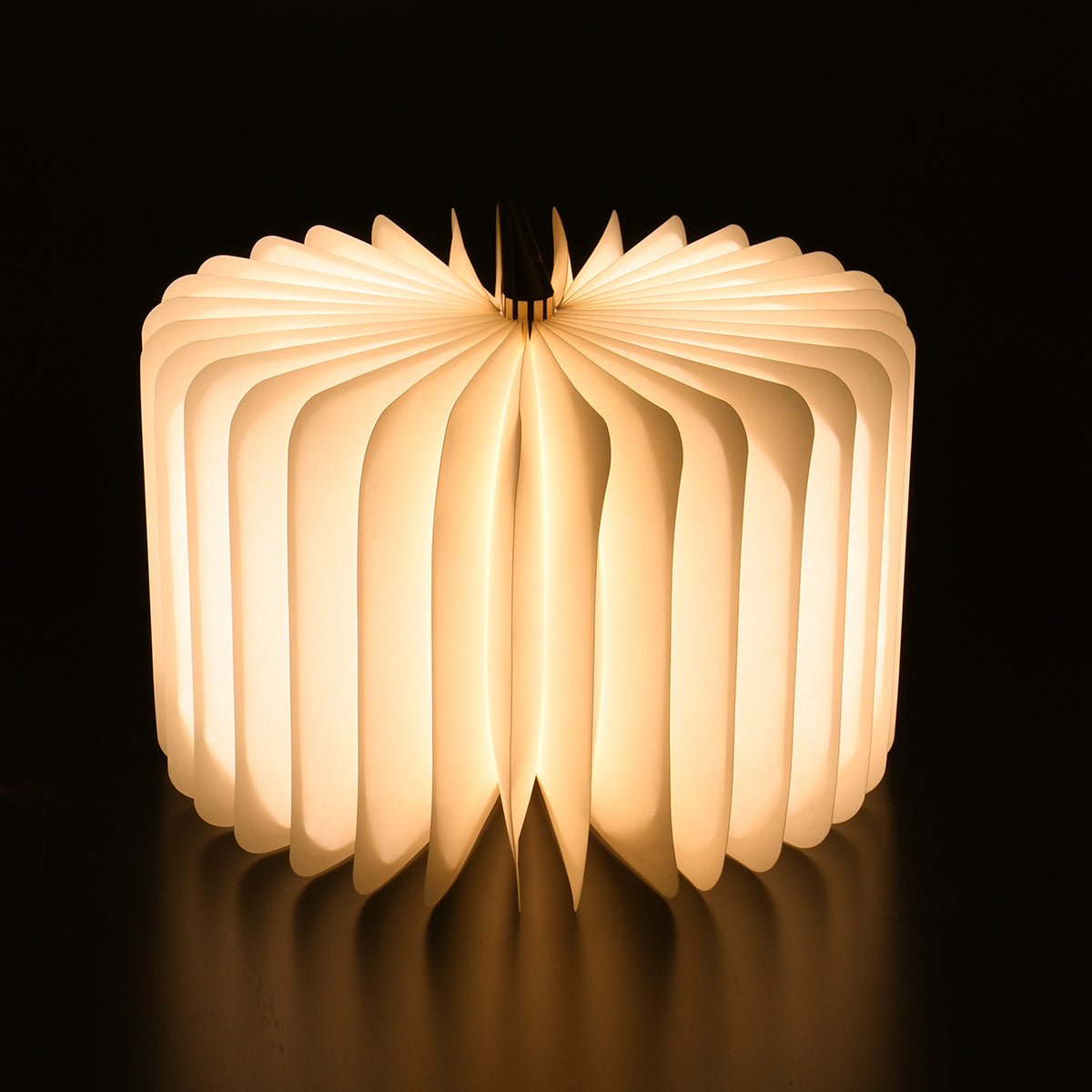 GLOBOSTAR® BOOKDECO 79636 Μοντέρνο Επιτραπέζιο Φωτιστικό Πορτατίφ LED 4W 250lm 180° DC 5V με USB 2.0 & Επαναφορτιζόμενη Μπαταρία Li-ion 3.2V 1000mAh IP20 Πολύχρωμο RGB - Μπεζ - Μ21.5 x Π16.5 x Υ2.2cm - 2 Χρόνια Εγγύηση - ledmania.gr