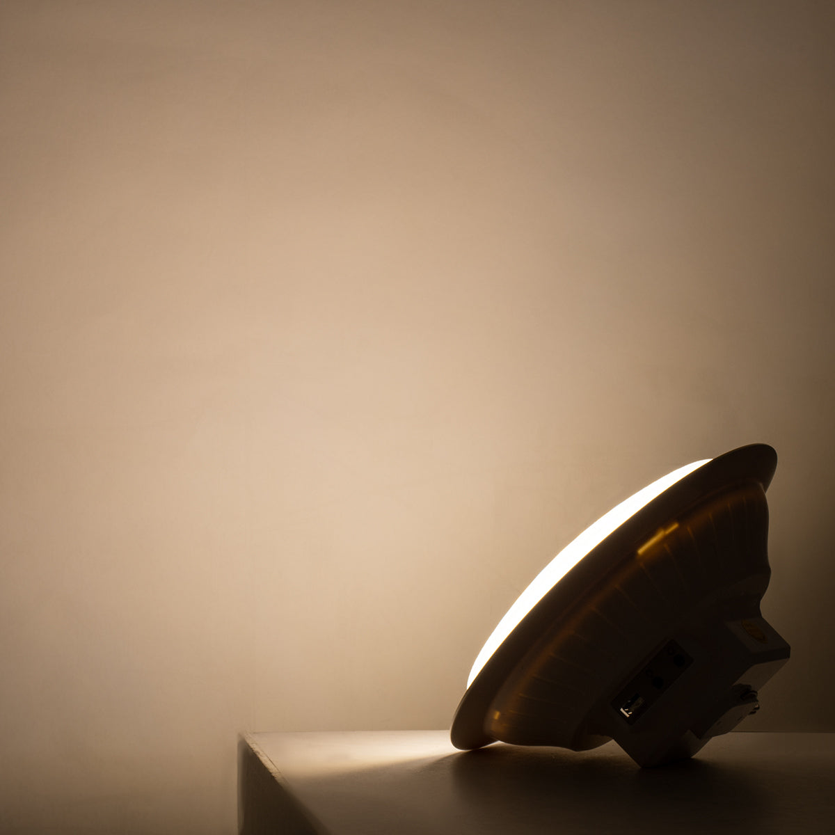 GLOBOSTAR® SOLARLAMP 85350 Λάμπα LED 100W 1000lm 140° DC 5V Powerbank με φορτιστή USB, Φωτοβολταϊκό Panel 6V 12W & Επαναφορτιζόμενη Μπαταρία Li-ion 3.2V 5000mAh Αδιάβροχο IP54 Ρυθμιζόμενο Λευκό CCT με On/Off 2700K/4500K/6000K Dimmable - Μ23 x Π23 x Υ12... - ledmania.gr