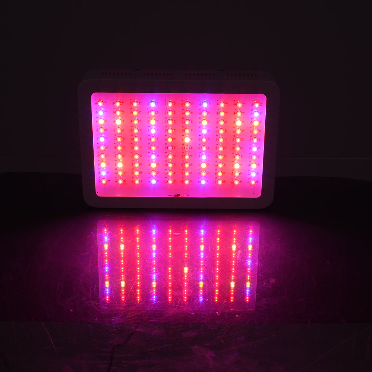 GloboStar® 85950 Grow Light Full Spectrum LED Φωτιστικό Ανάπτυξης Φυτών Θερμοκηπίου SMD 2835 1000W 160° AC230V IP54 Εσωτερικού Χώρου για Κάλυψη Επιφάνειας 1.5m x 1.5m Πλήρους Φάσματος Φωτισμού