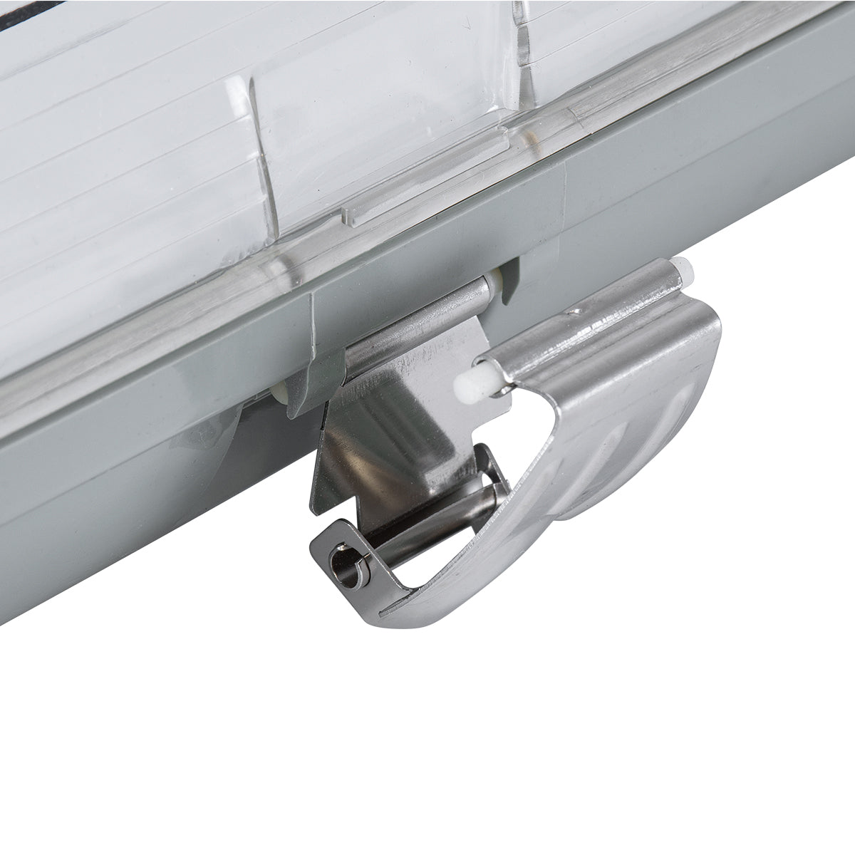 GLOBOSTAR® VIGAS 90613 Γραμμικό Βιομηχανικό Φωτιστικό Σκαφάκι Tri-Proof με Μεταλλικά Clips για 2 x Λάμπες T8 G13 120cm Τύπου Φθορίου LED Τροφοδοσίας Ενός Άκρου 120° AC 220-240V Αδιάβροχο IP65 - Γκρι με Διάφανο Κάλυμμα Πλαστικό PC - Μ126 x Π11.5 x Υ9cm - ledmania.gr