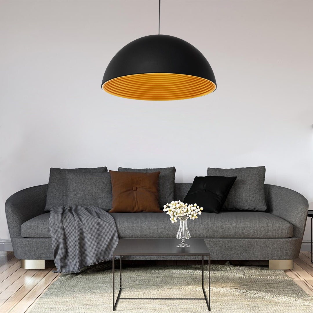 GloboStar® MEDEA 01344 Μοντέρνο Κρεμαστό Φωτιστικό Οροφής Μονόφωτο Μαύρο - Χρυσό Μεταλλικό Καμπάνα Φ60 x Υ30cm - ledmania.gr