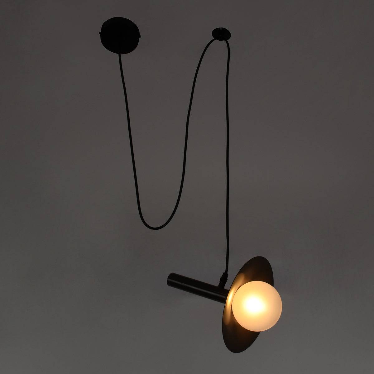 GloboStar® CELEST 00791 Μοντέρνο Μεταλλικό Κρεμαστό Φωτιστικό Οροφής Ανάρτηση με Ντουί G9 Μονόφωτο Καφέ με Λευκό Γυαλί Φ20 x Y26.5cm - ledmania.gr