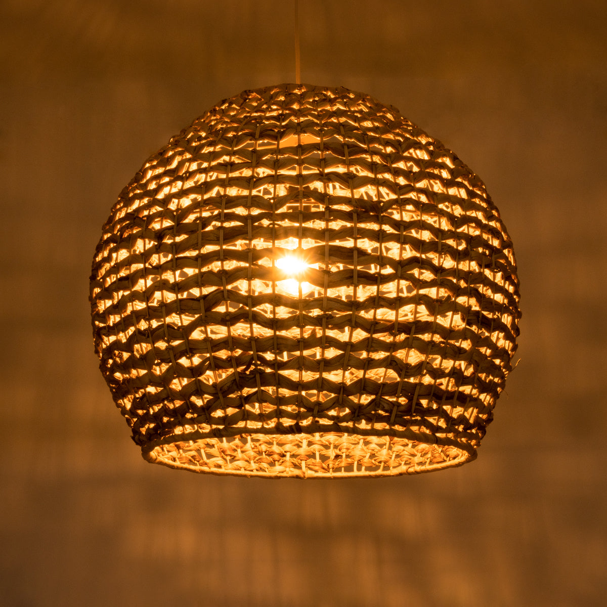 GloboStar® CLOVER 01851 Boho Κρεμαστό Φωτιστικό Οροφής Μονόφωτο 1 x E27 AC220-240V IP20 - Φ60 x Υ50cm - Καφέ Ξύλινο Μπαμπού Πλέγμα Καμπάνα - 5 Χρόνια Εγγύηση - ledmania.gr