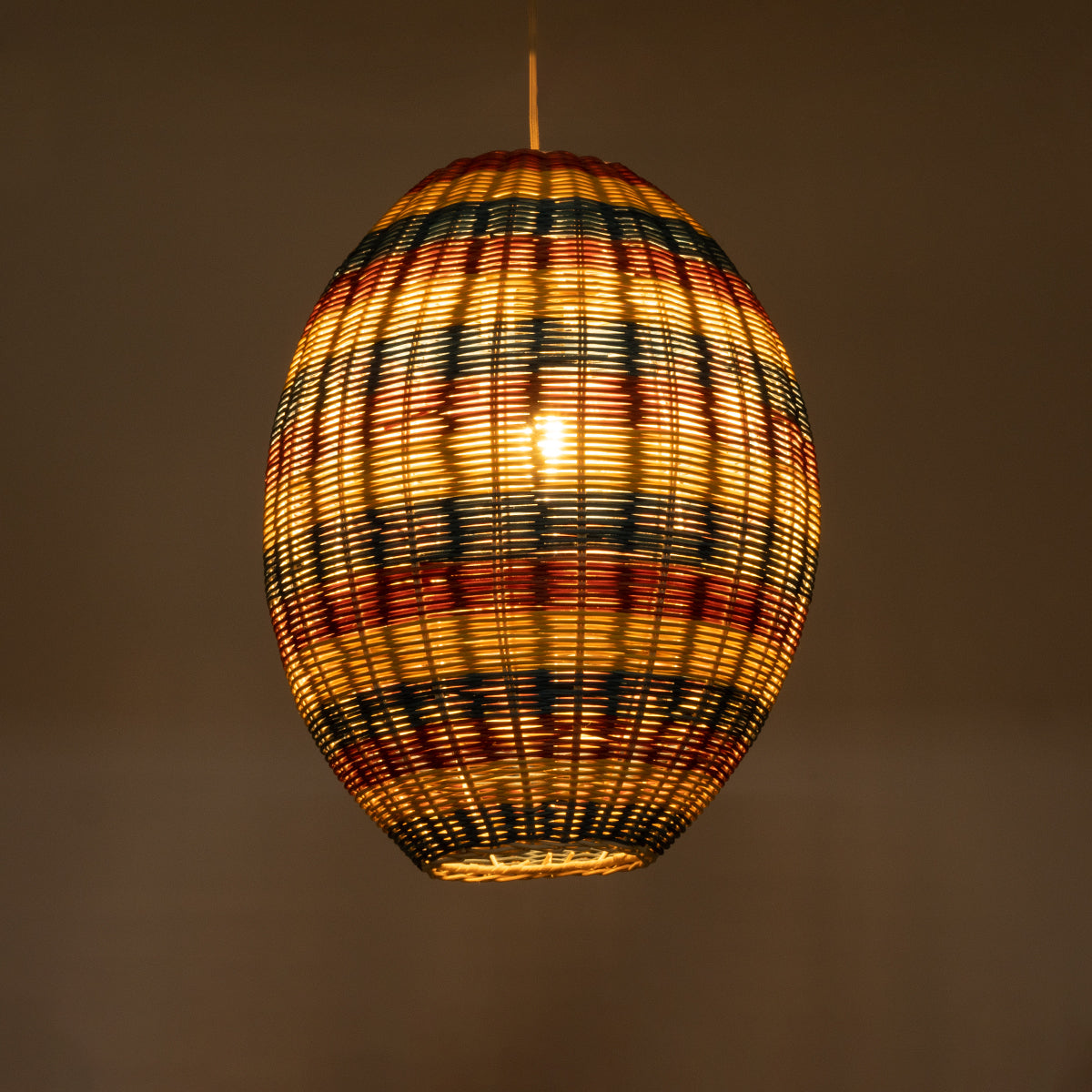 GloboStar® CABALLEROS 02065 Boho Κρεμαστό Φωτιστικό Μονόφωτο 1 x E27 AC220-240V IP20 - Φ40 x Υ50cm - Πράσινο με Κίτρινο και Μπλε με Κόκκινο Ξύλινο Μπαμπού Πλέγμα - 5 Χρόνια Εγγύηση - ledmania.gr