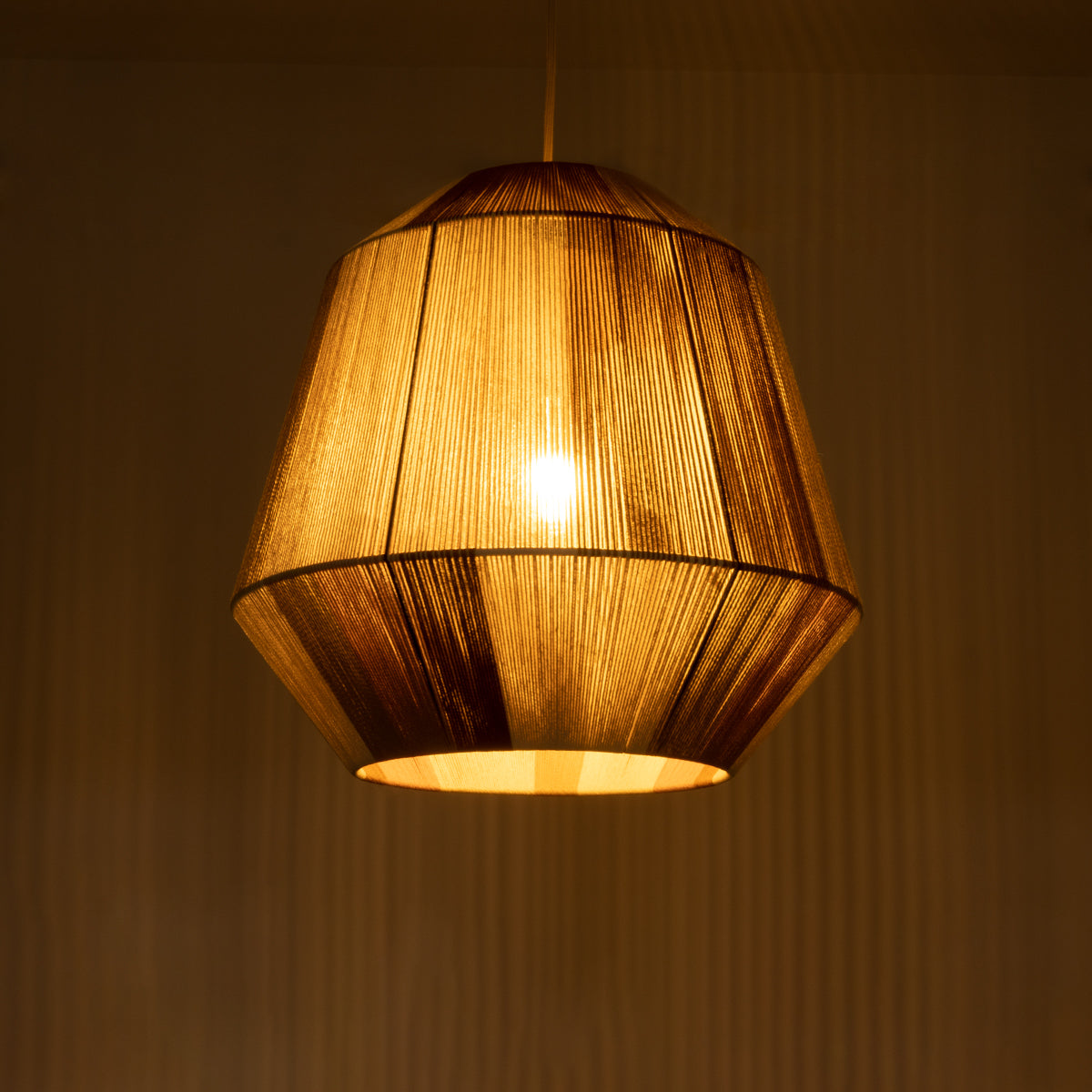 GloboStar® CORRALEJO 02187 Boho Φωτιστικό Οροφής Μονόφωτο 1 x E27 AC220-240V IP20 - Φ50 x Υ50cm - Μπεζ με Λευκό και Καφέ με Ροζ Λεπτό Νήμα Βαμβακερό Πλέγμα Καμπάνα - 5 Χρόνια Εγγύηση - ledmania.gr