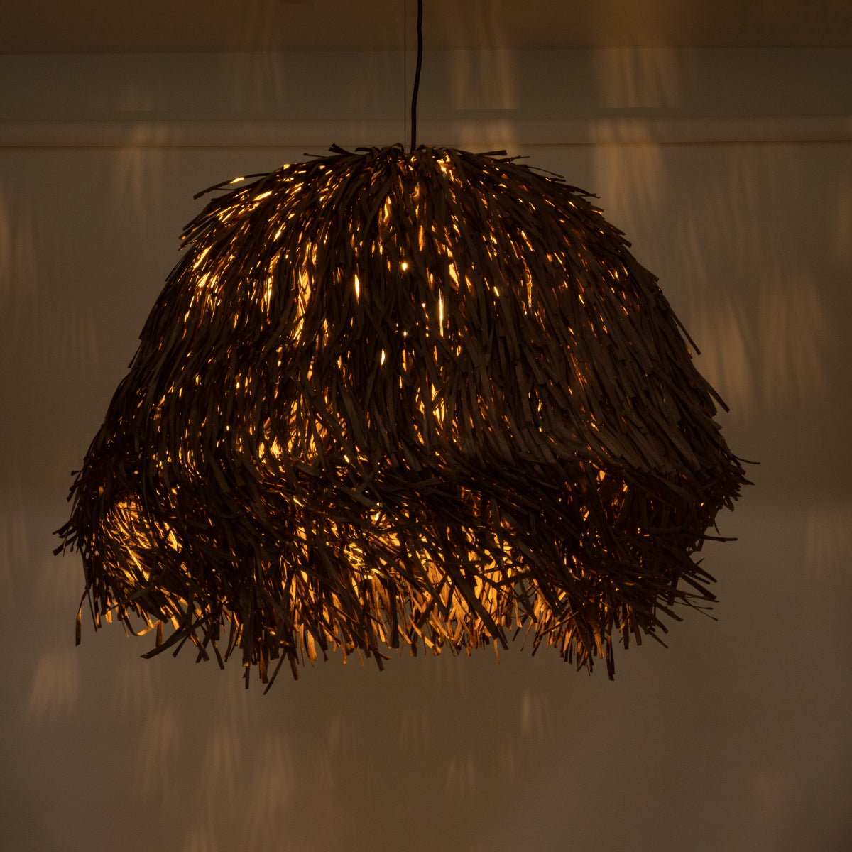 GloboStar® GUADELOUPE 02294 Boho Κρεμαστό Φωτιστικό Οροφής Μονόφωτο 1 x E27 AC220-240V IP20 - Φ70 x Υ45cm - Καφέ Φυσική Ράφια Νήμα Πλέγμα Καμπάνα - 5 Χρόνια Εγγύηση - ledmania.gr
