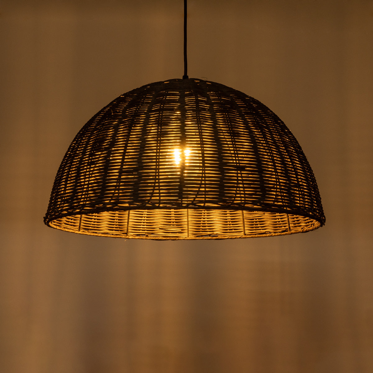 GloboStar® MONTANA 02381 Boho Κρεμαστό Φωτιστικό Οροφής Μονόφωτο 1 x E27 AC220-240V IP20 - Φ50 x Υ25cm - Σκούρο Καφέ Μπαμπού Πλέγμα Καμπάνα - 5 Χρόνια Εγγύηση - ledmania.gr