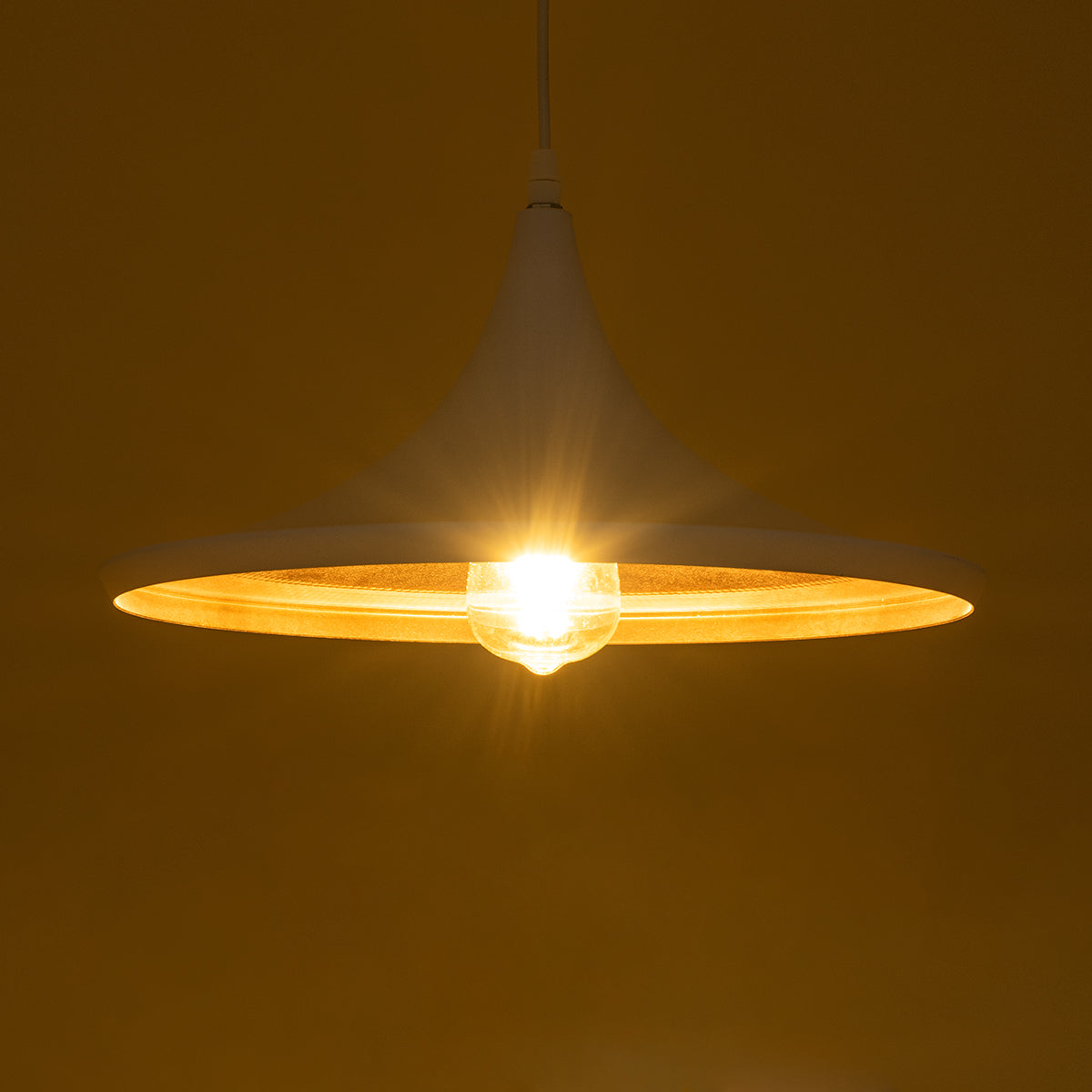 GloboStar® SHANGHAI WHITE 01026-B Μοντέρνο Κρεμαστό Φωτιστικό Οροφής Μονόφωτο 1 x E27 Λευκό Μεταλλικό Καμπάνα Φ37 x Υ17cm - ledmania.gr